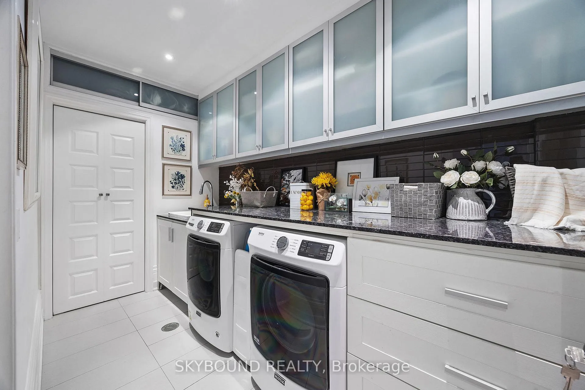 Photo 23 of 20 Fairview Boulevard, Toronto, North Riverdale — HOMEH