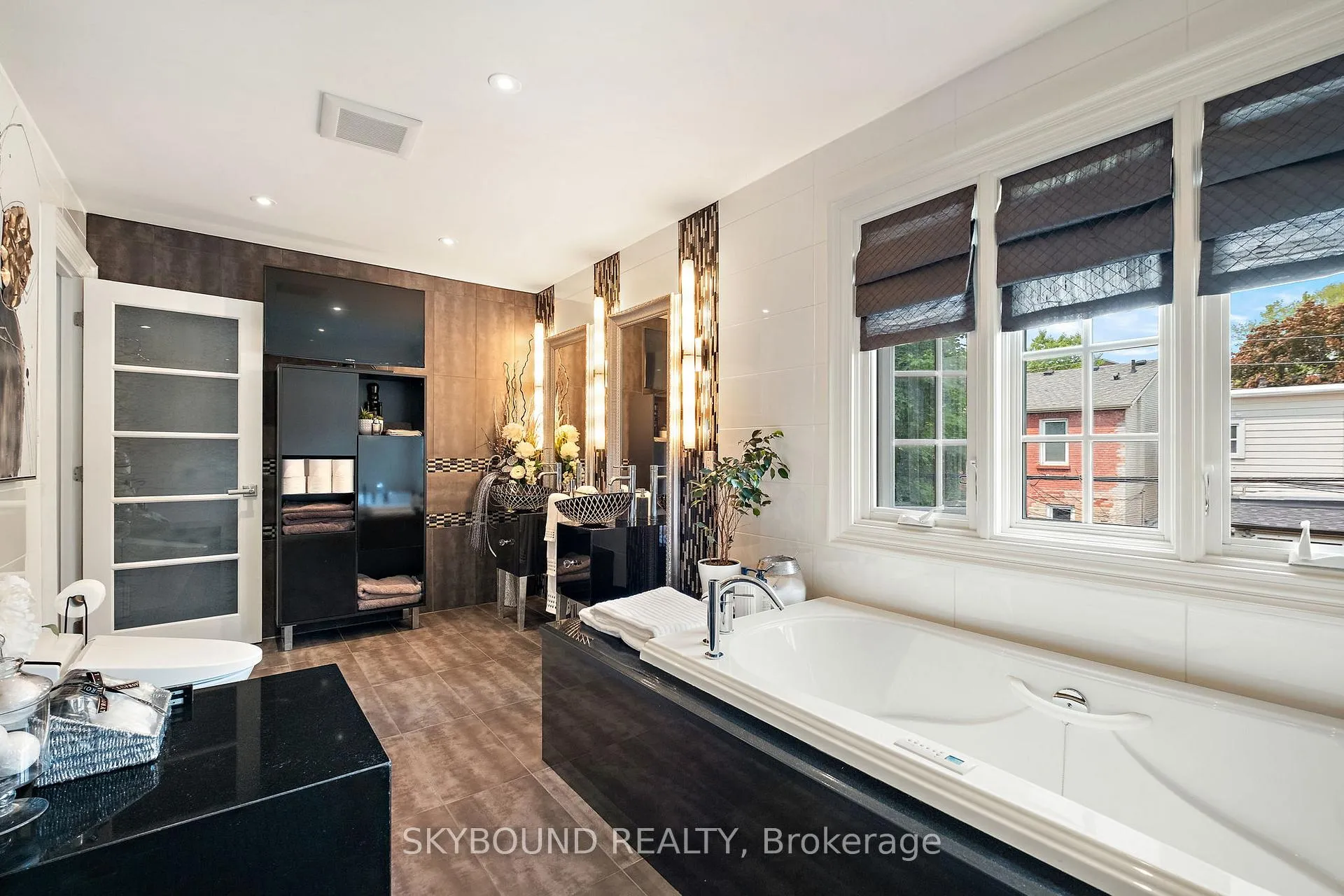 Photo 32 of 20 Fairview Boulevard, Toronto, North Riverdale — HOMEH