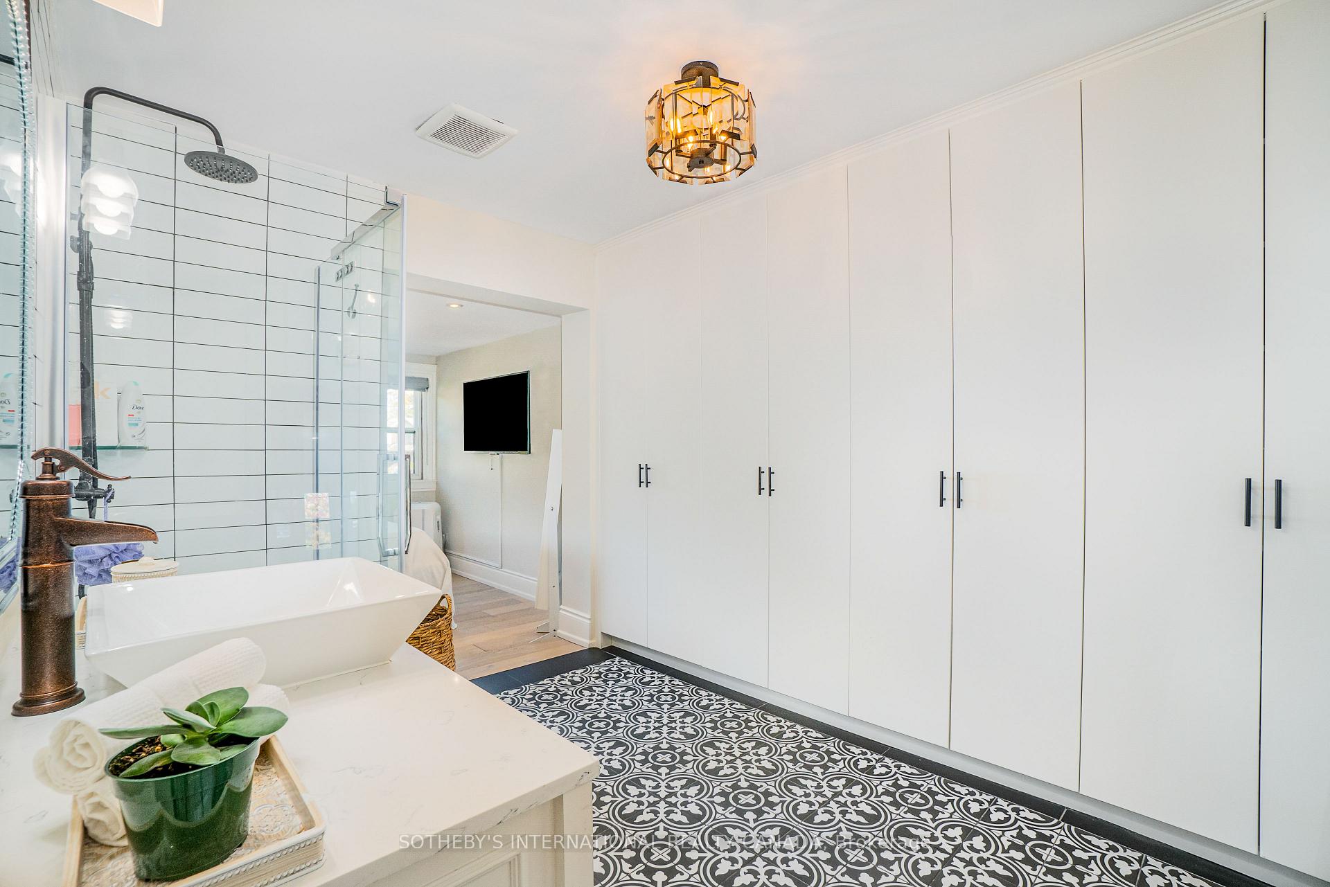 Photo 14 of Unit Upper, 466 Sammon Avenue, Toronto, Danforth Village-East York — HOMEH