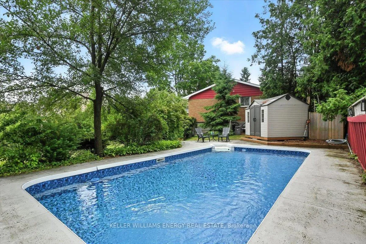 Photo 33 of 76 Maple Crescent, Peterborough, Monaghan Ward 2 — HOMEH