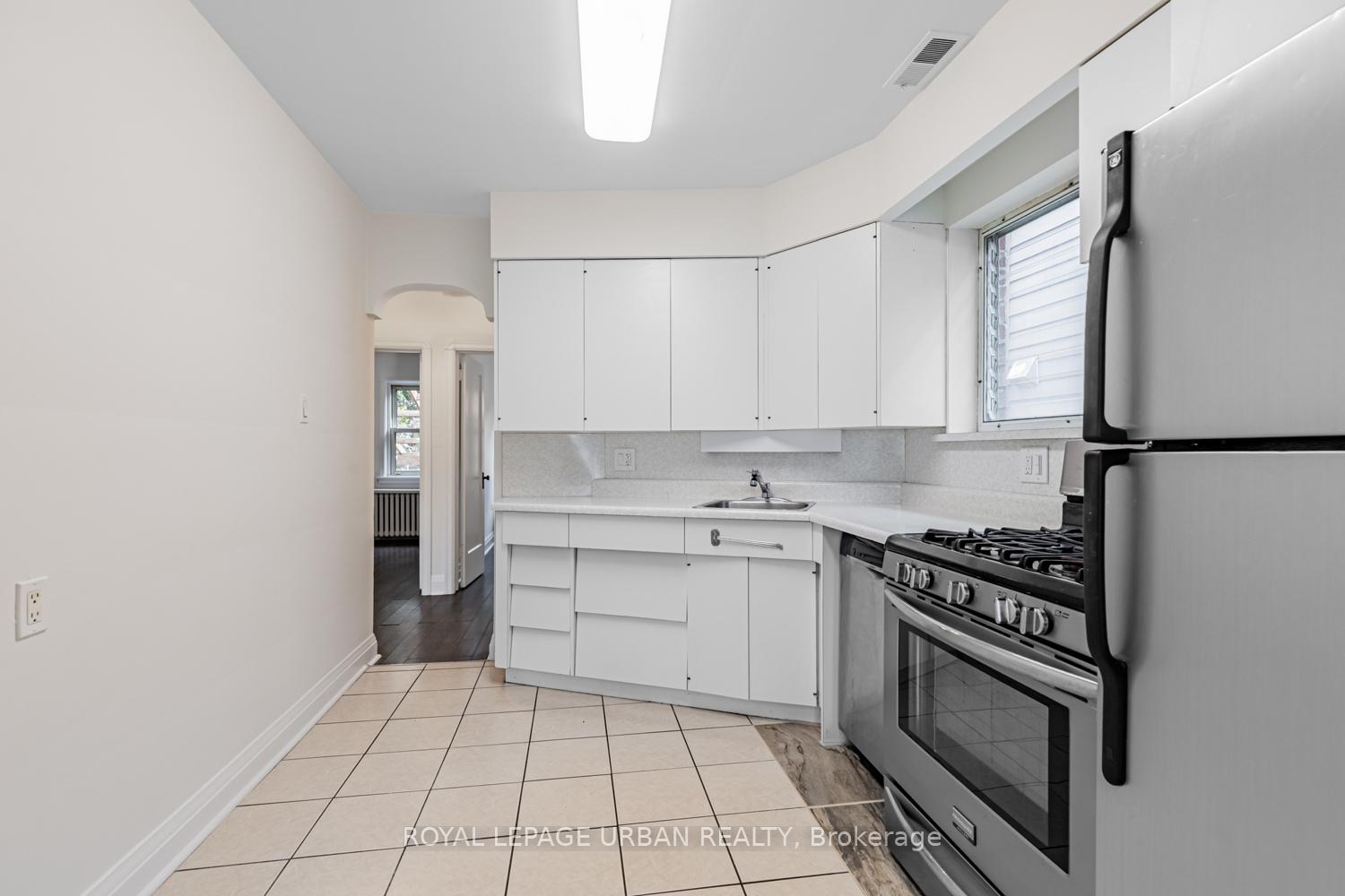 Photo 31 of 127 Cadorna Avenue, Toronto, East York — HOMEH