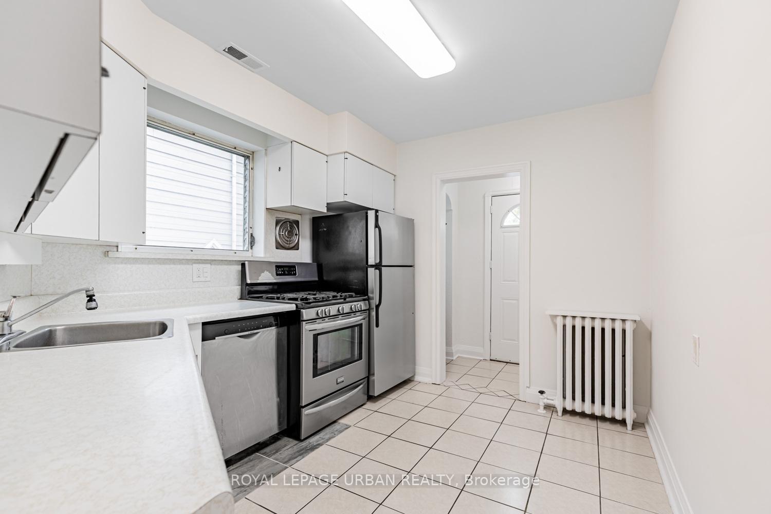 Photo 11 of 127 Cadorna Avenue, Toronto, East York — HOMEH
