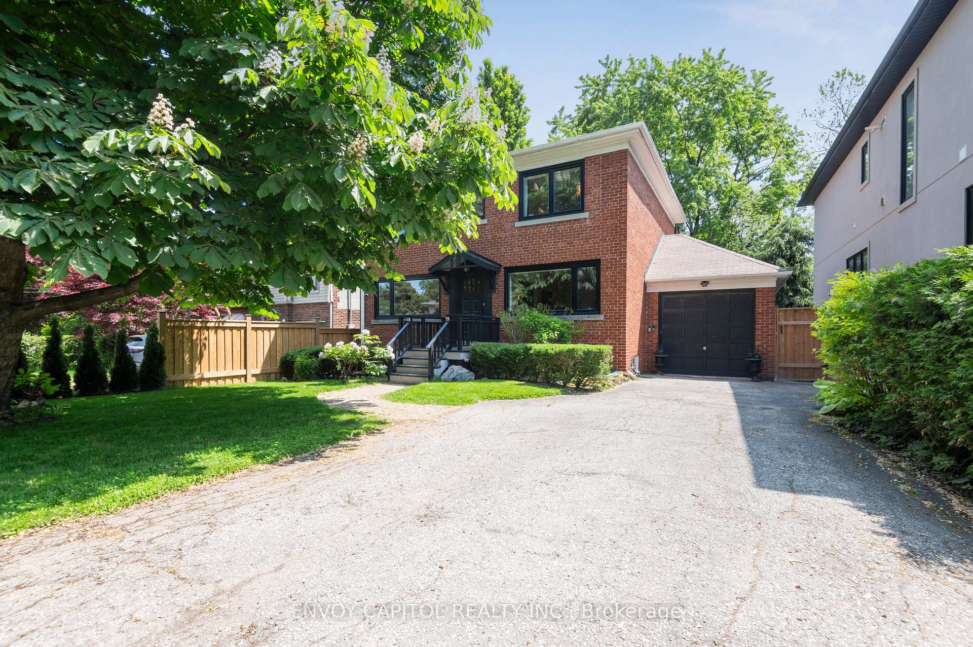 Photo 2 of 271 Yonge Boulevard, Toronto, Bedford Park-Nortown — HOMEH