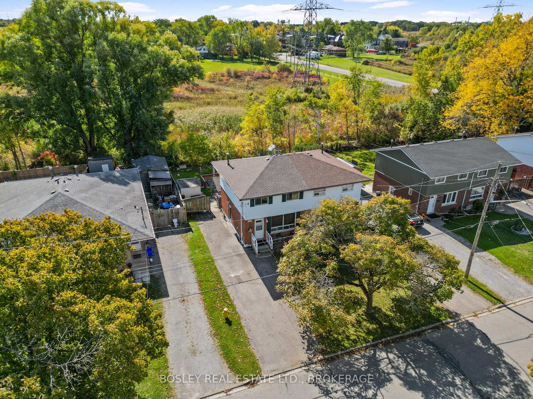 Photo 2 of 17 Deerfield Parkway, Thorold, Allanburg/Thorold South — HOMEH