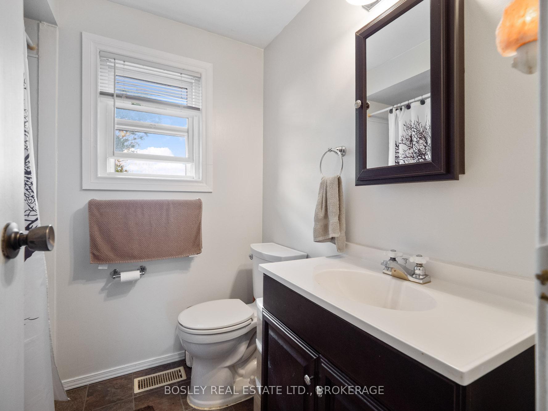 Photo 16 of 17 Deerfield Parkway, Thorold, Allanburg/Thorold South — HOMEH