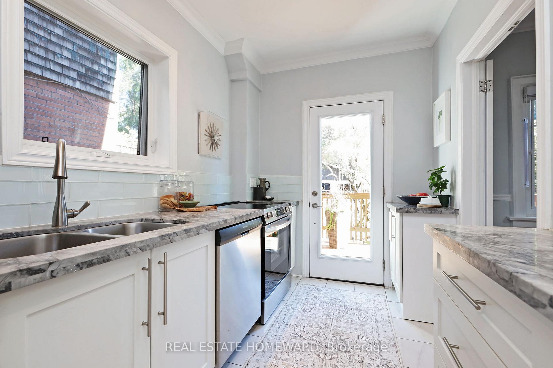 Photo 11 of 7 Bingham Avenue, Toronto, The Beaches — HOMEH