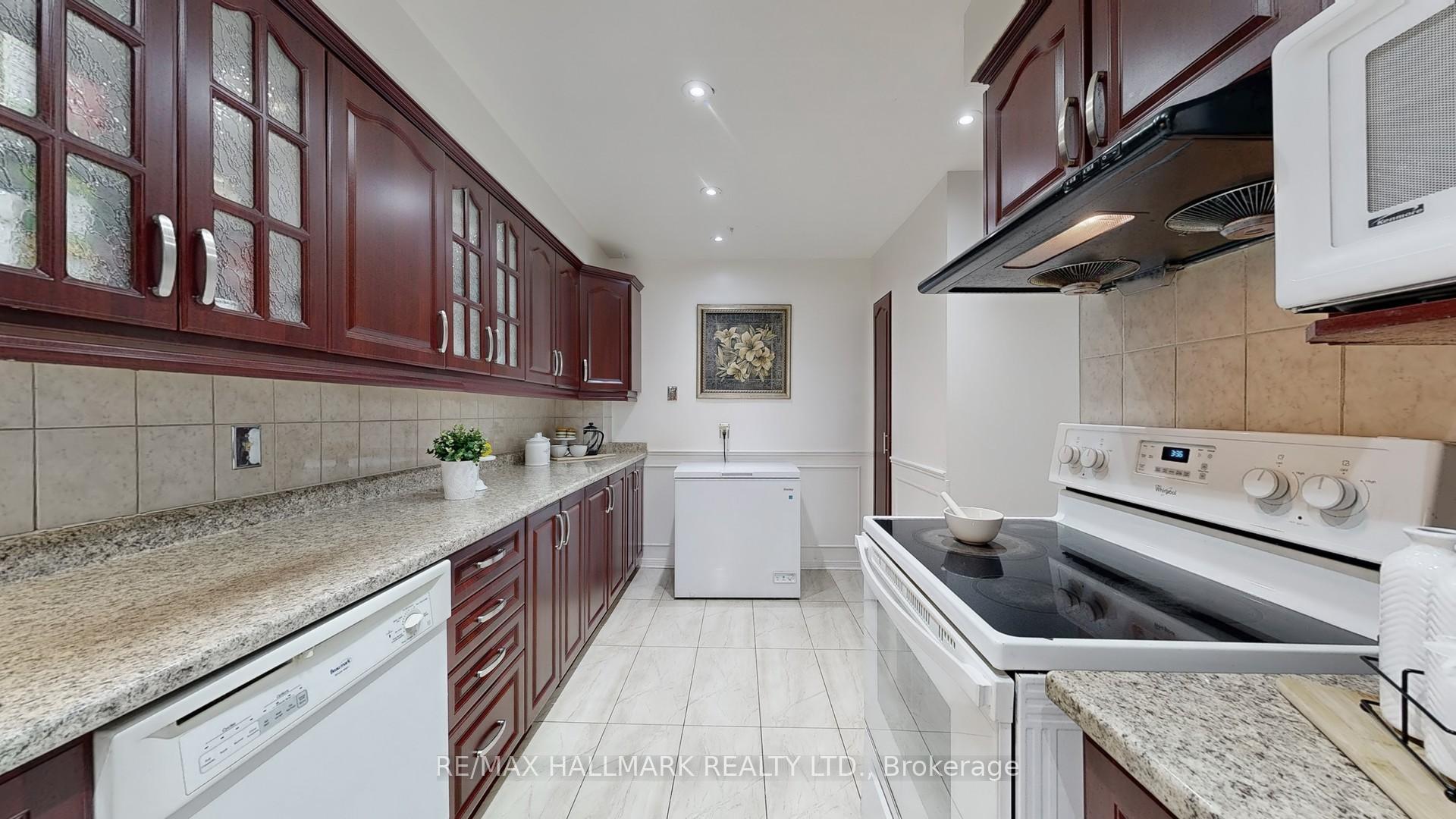 Photo 13 of 5 Ecclesfield Drive, Scarborough, Steeles — HOMEH