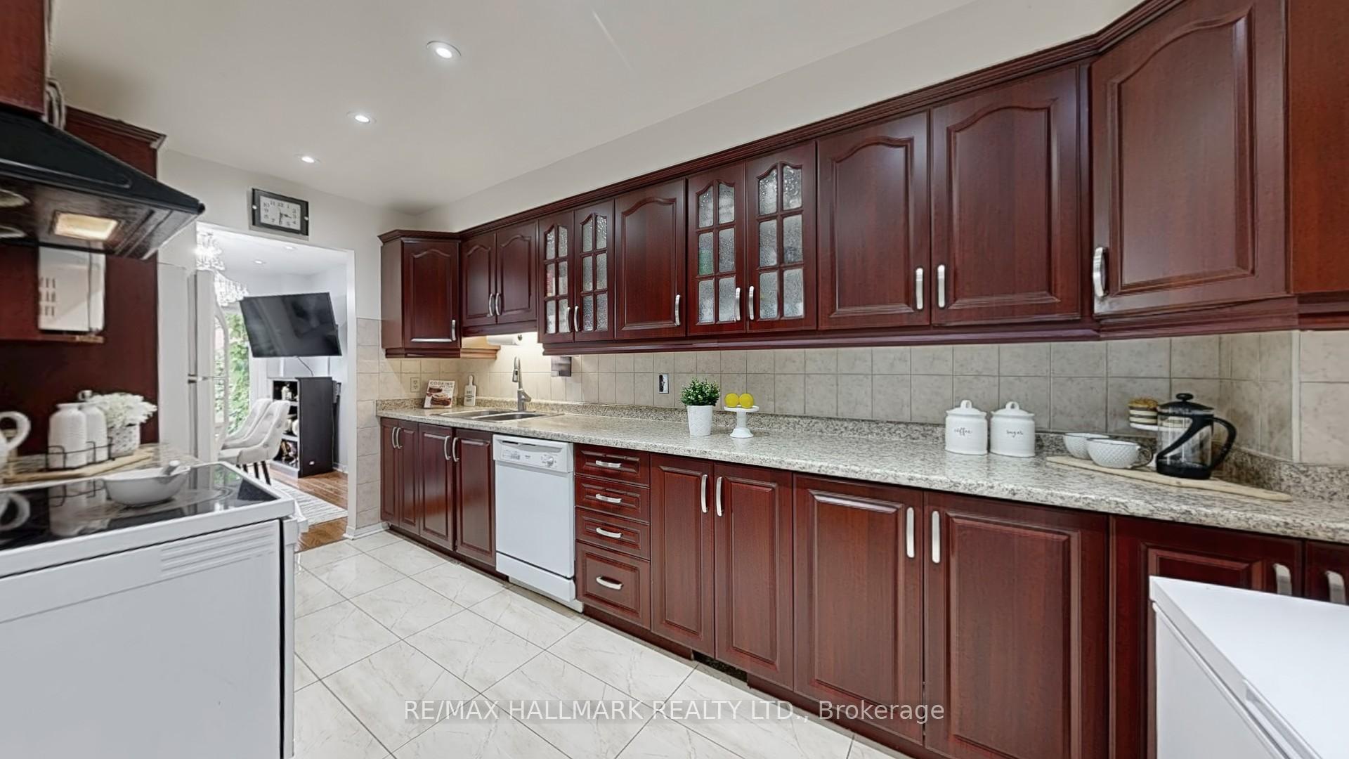 Photo 14 of 5 Ecclesfield Drive, Scarborough, Steeles — HOMEH