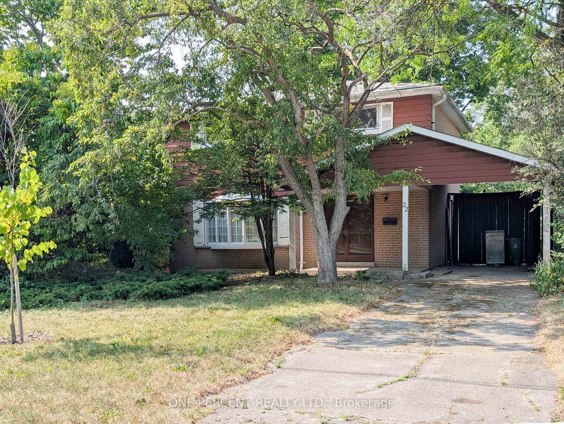 Front of 22 Gleneagle Crescent