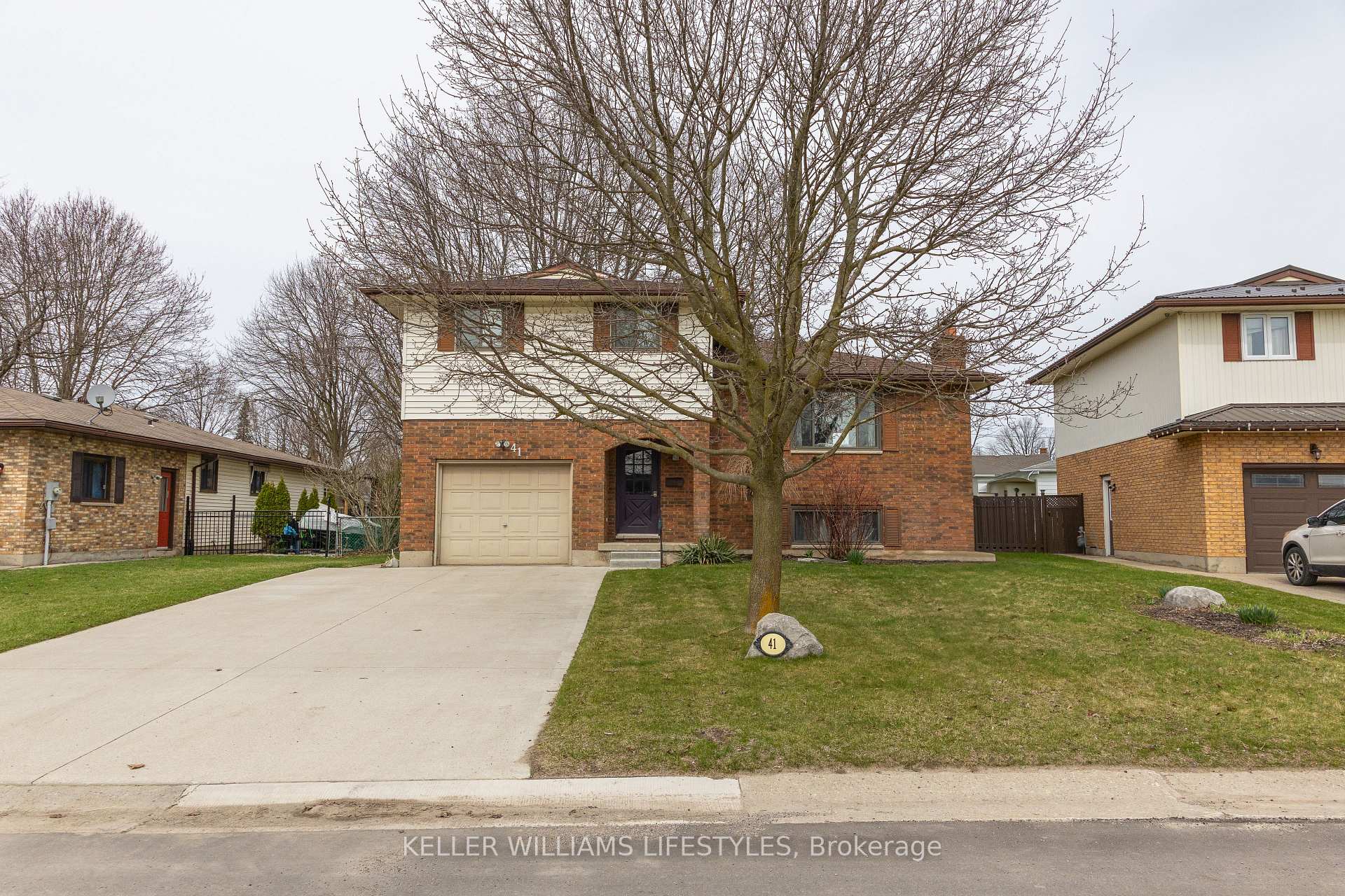 Photo 3 of 41 Westgate Avenue, Strathroy-Caradoc, SW — HOMEH