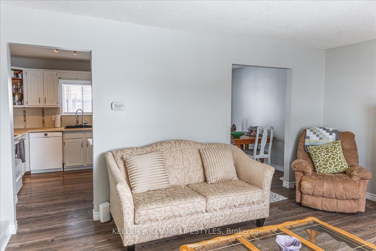 Photo 10 of 41 Westgate Avenue, Strathroy-Caradoc, SW — HOMEH