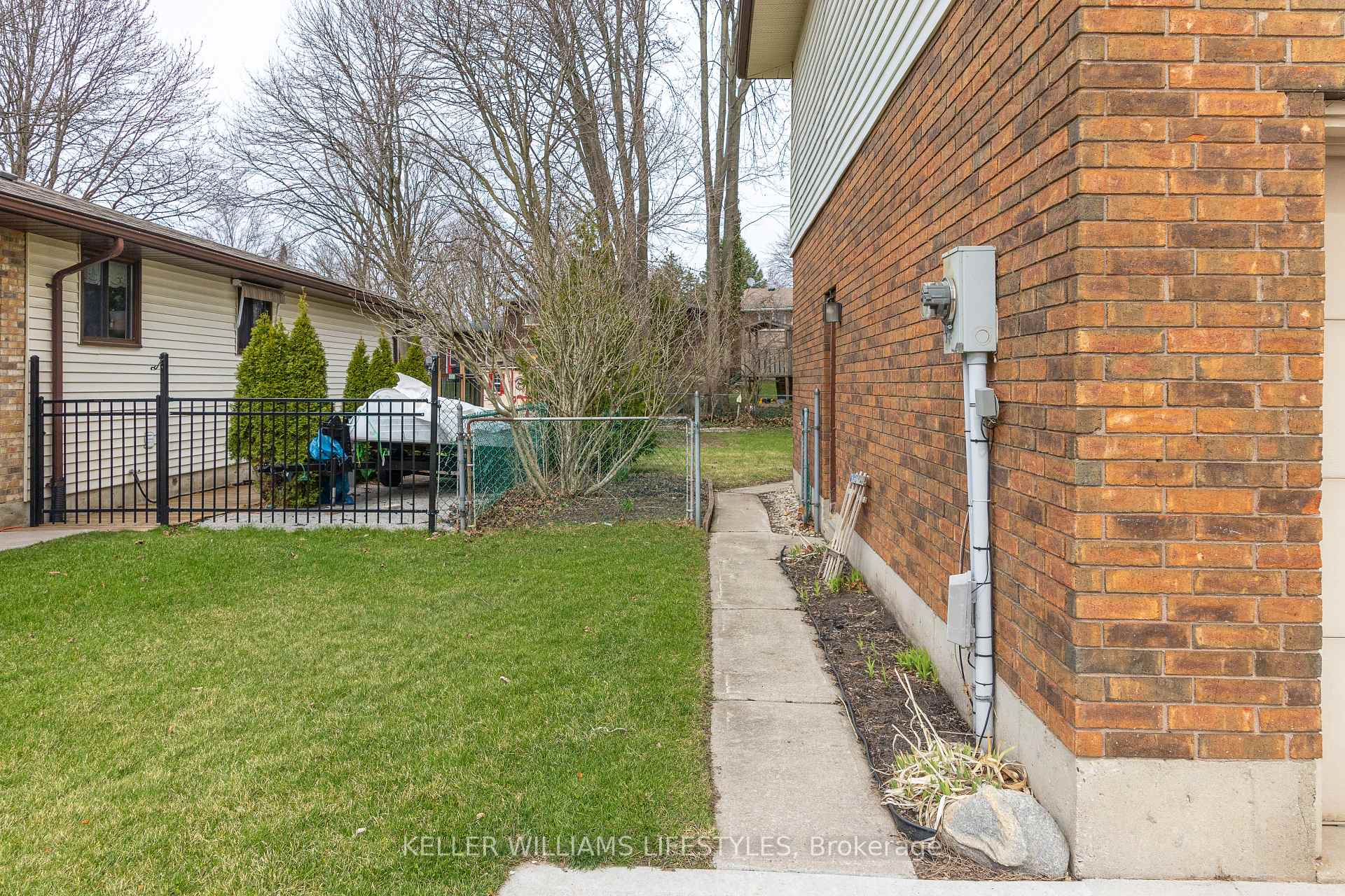 Photo 37 of 41 Westgate Avenue, Strathroy-Caradoc, SW — HOMEH