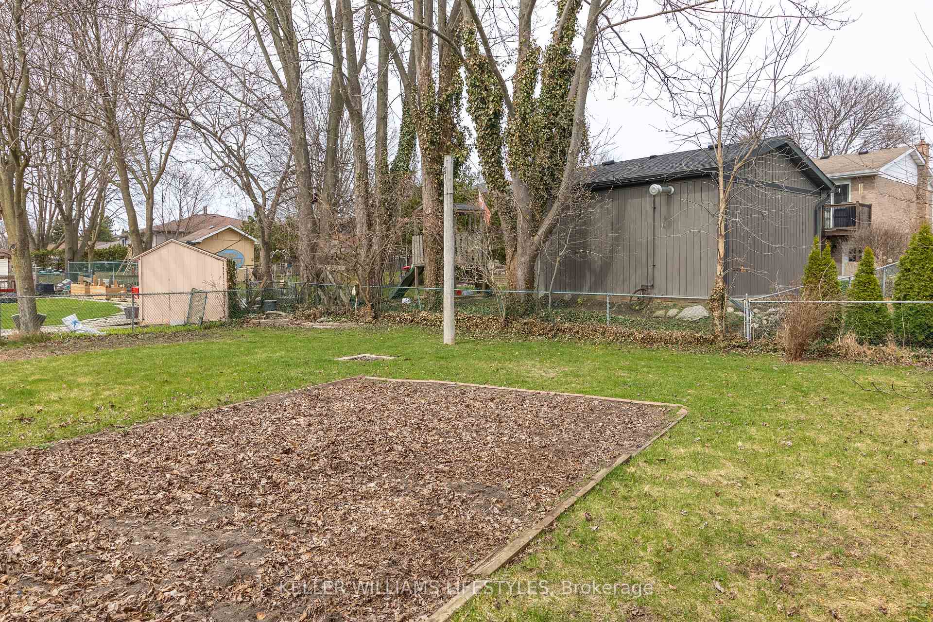 Photo 42 of 41 Westgate Avenue, Strathroy-Caradoc, SW — HOMEH
