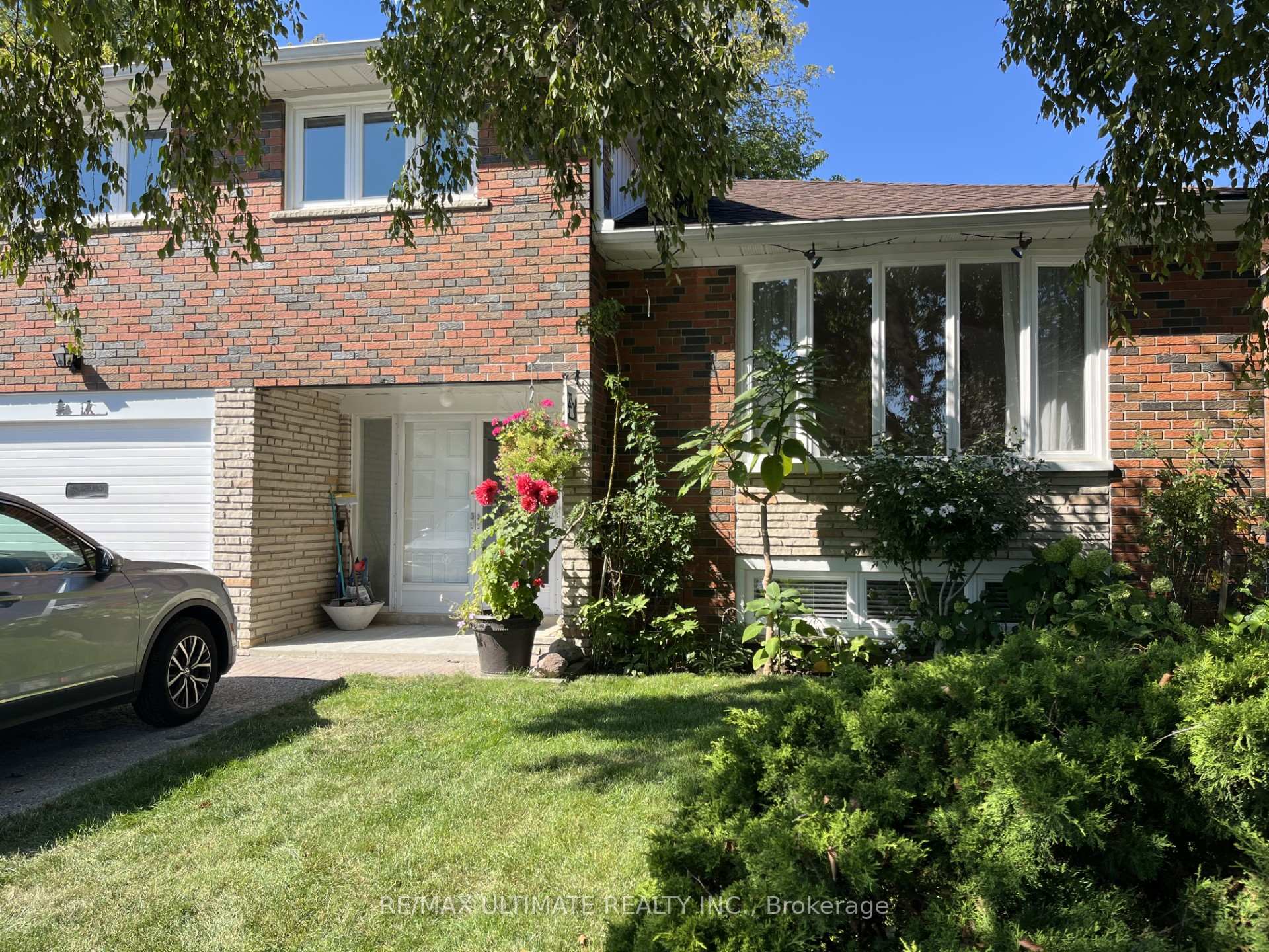 Photo 3 of 23 Munford Crescent, Toronto, O'Connor-Parkview — HOMEH