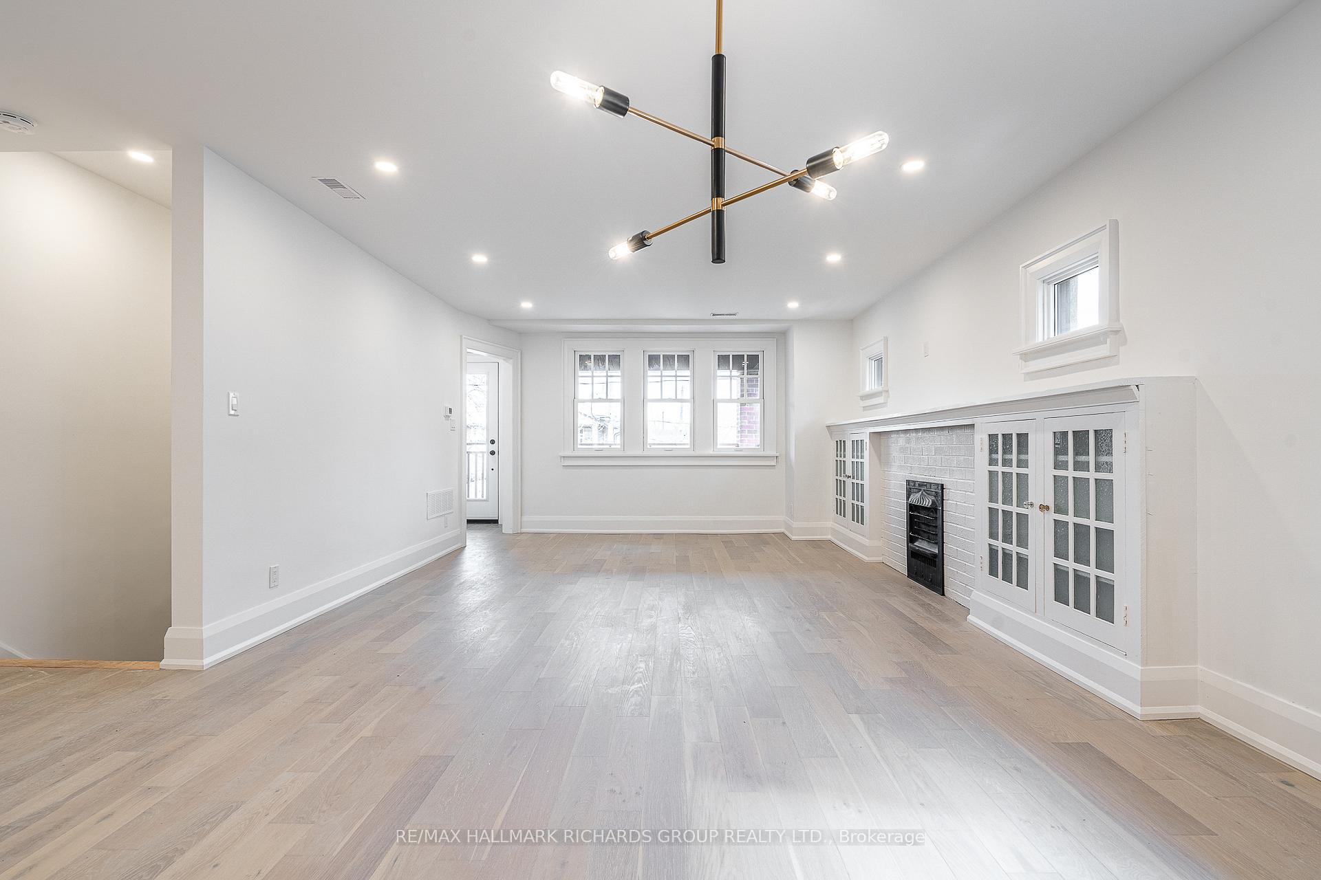Photo 2 of Unit Upper, 18 Wineva Avenue, Toronto, The Beaches — HOMEH