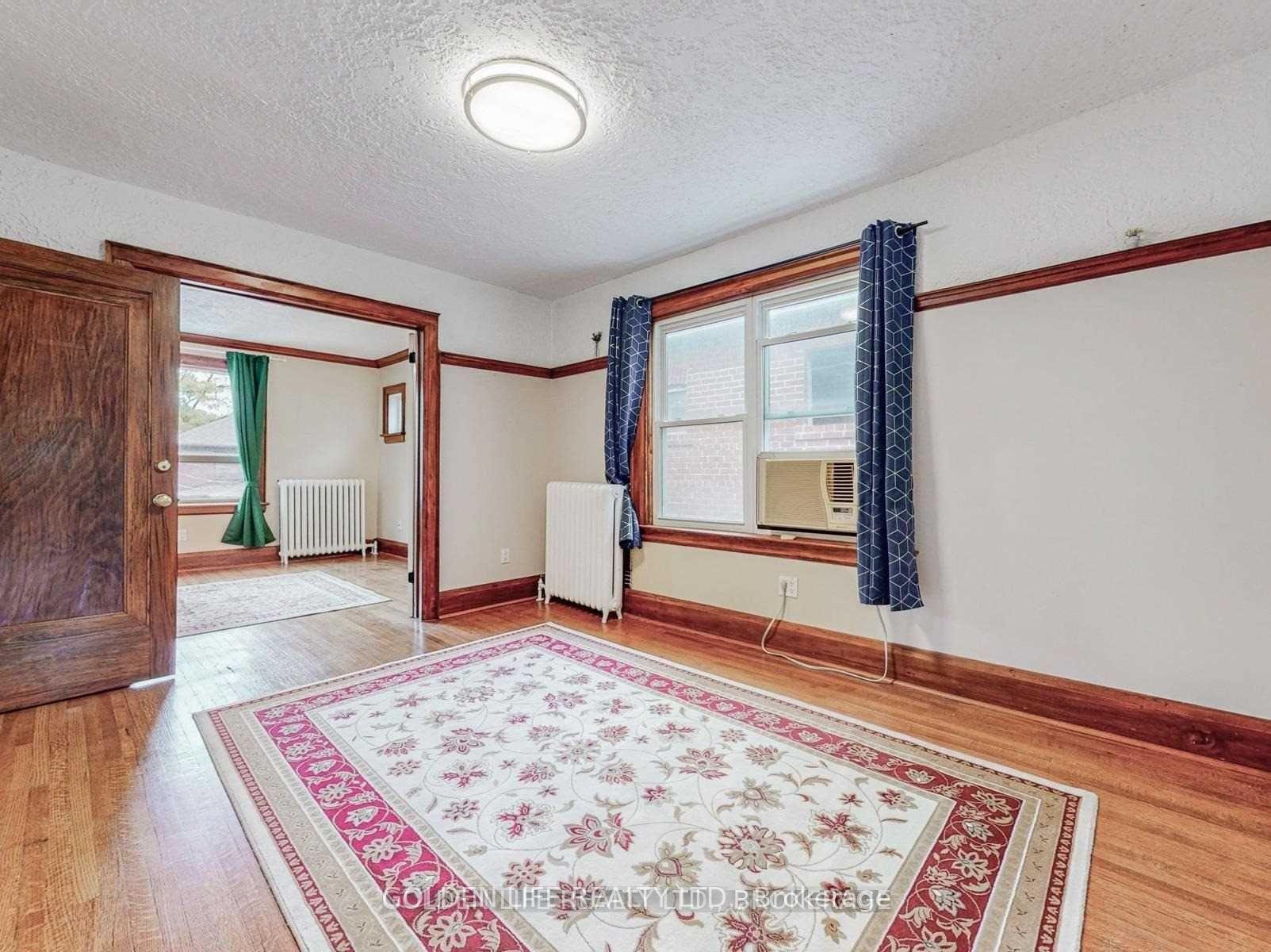 Photo 2 of Unit Upper, 88 Falcon Street, Toronto, Mount Pleasant East — HOMEH