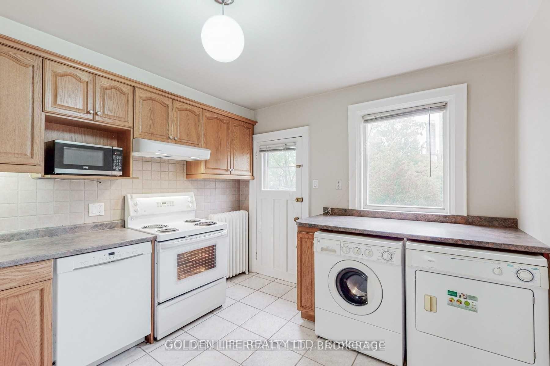 Photo 11 of Unit Upper, 88 Falcon Street, Toronto, Mount Pleasant East — HOMEH