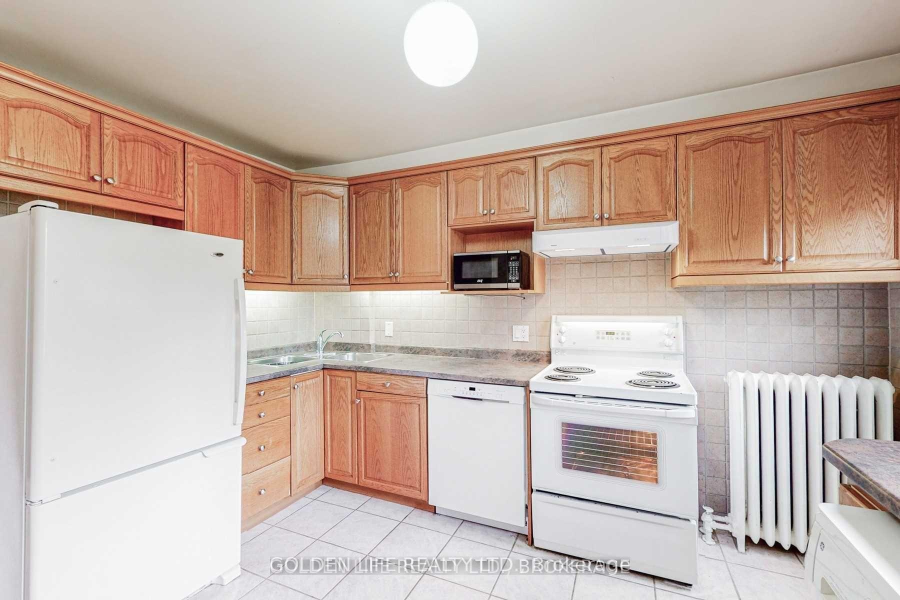Photo 12 of Unit Upper, 88 Falcon Street, Toronto, Mount Pleasant East — HOMEH