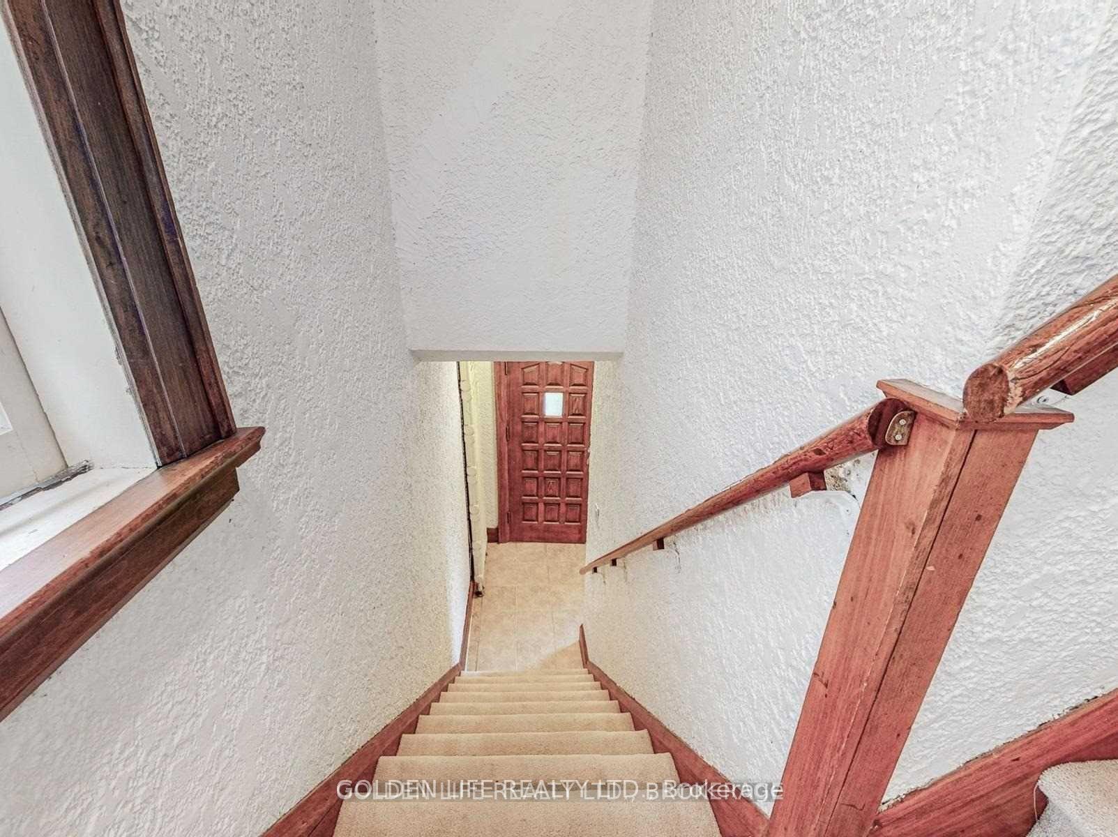 Photo 13 of Unit Upper, 88 Falcon Street, Toronto, Mount Pleasant East — HOMEH