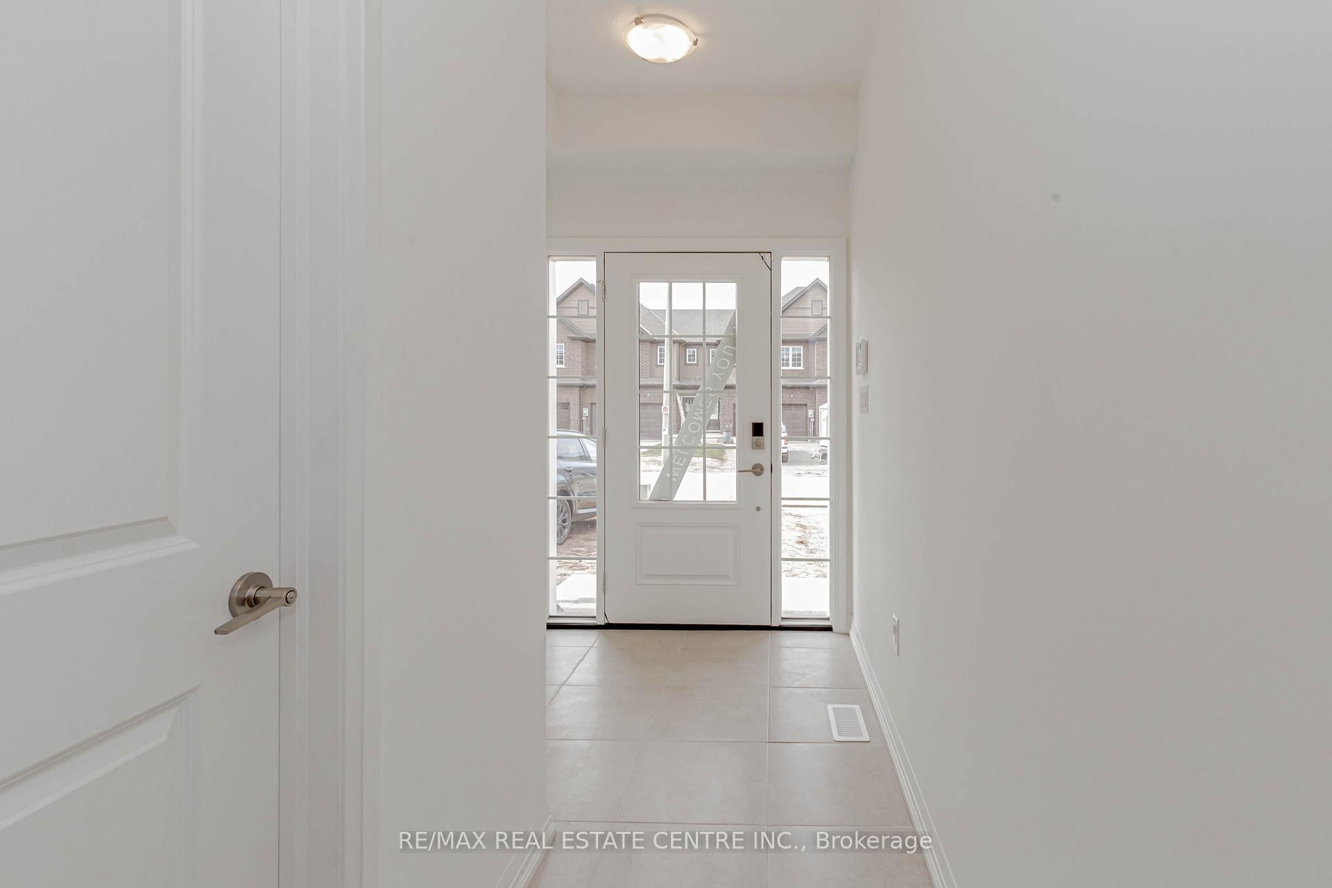 Photo 4 of 176 Bur oak Drive, Thorold, Confederation Heights — HOMEH