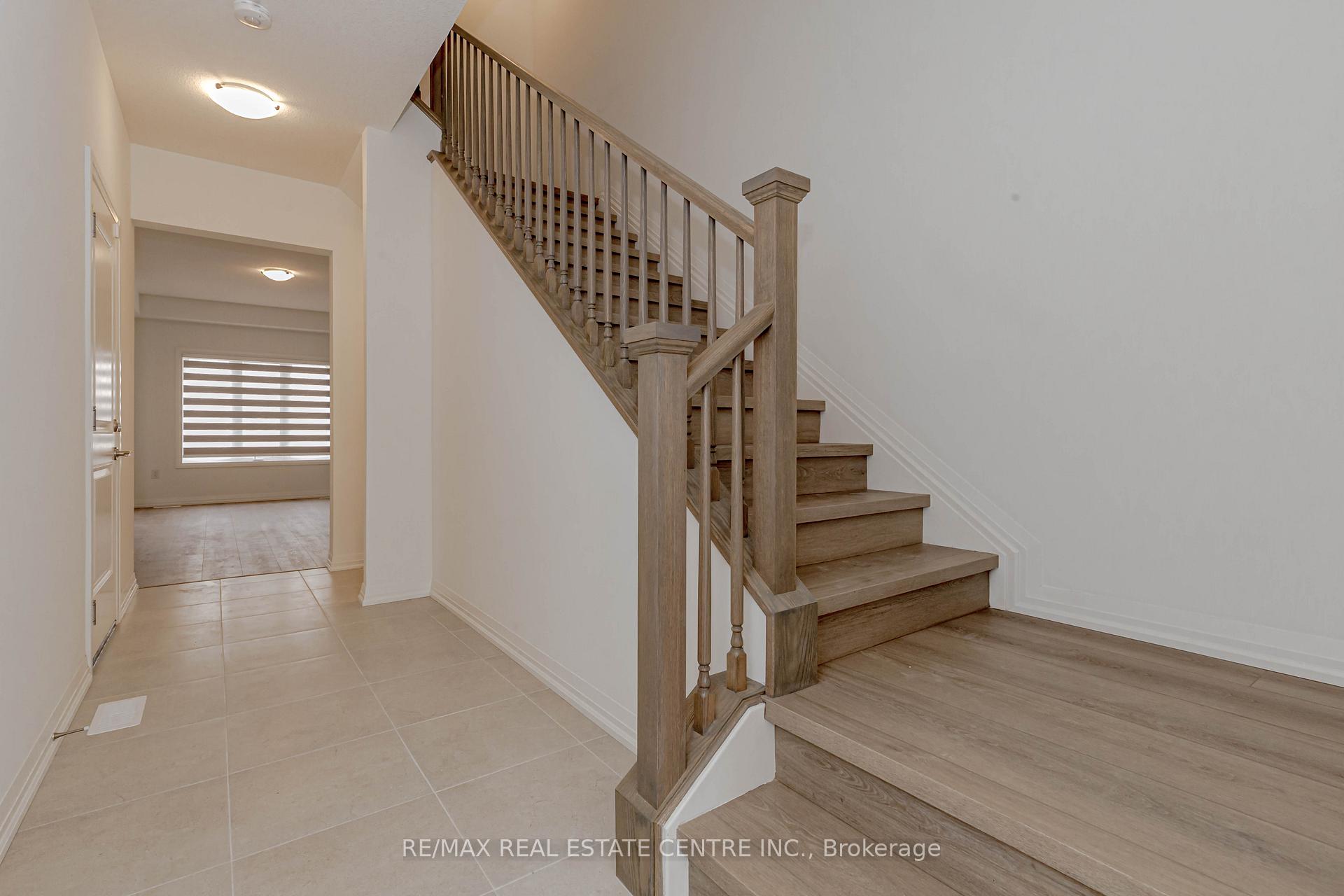 Photo 5 of 176 Bur oak Drive, Thorold, Confederation Heights — HOMEH