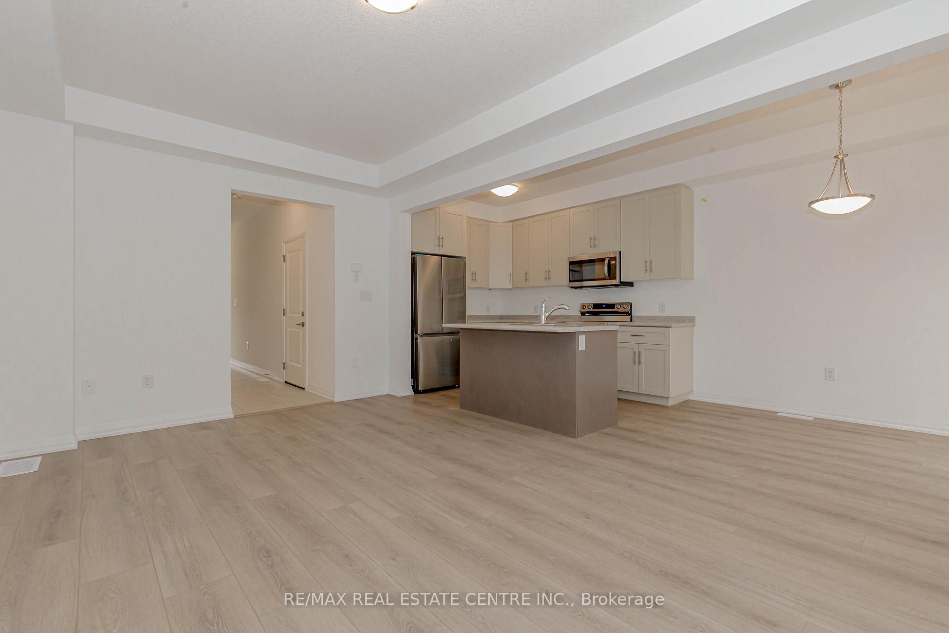 Photo 8 of 176 Bur oak Drive, Thorold, Confederation Heights — HOMEH