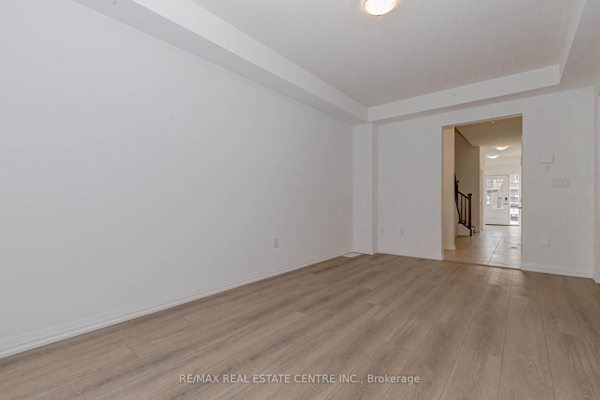 Photo 9 of 176 Bur oak Drive, Thorold, Confederation Heights — HOMEH