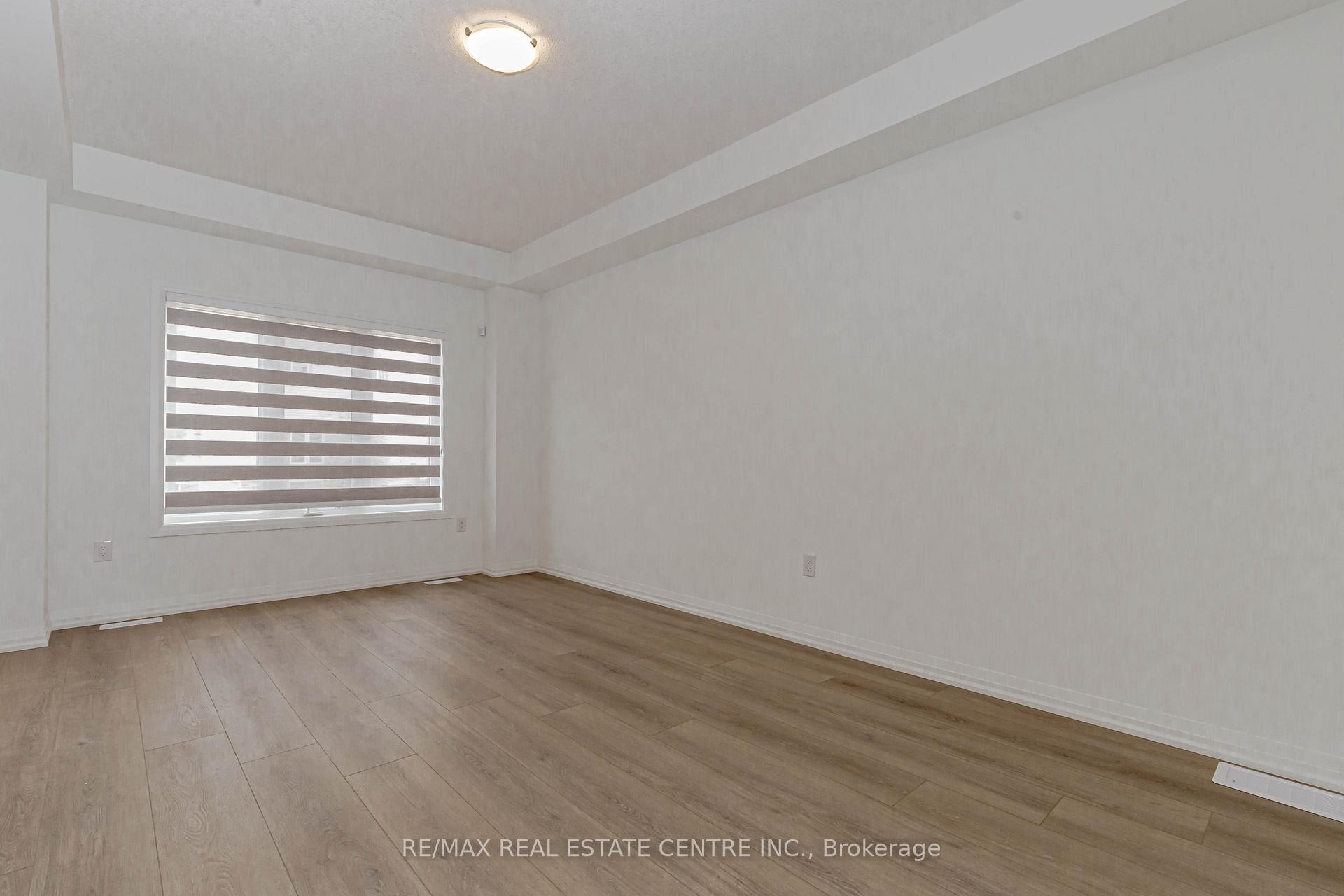 Photo 10 of 176 Bur oak Drive, Thorold, Confederation Heights — HOMEH