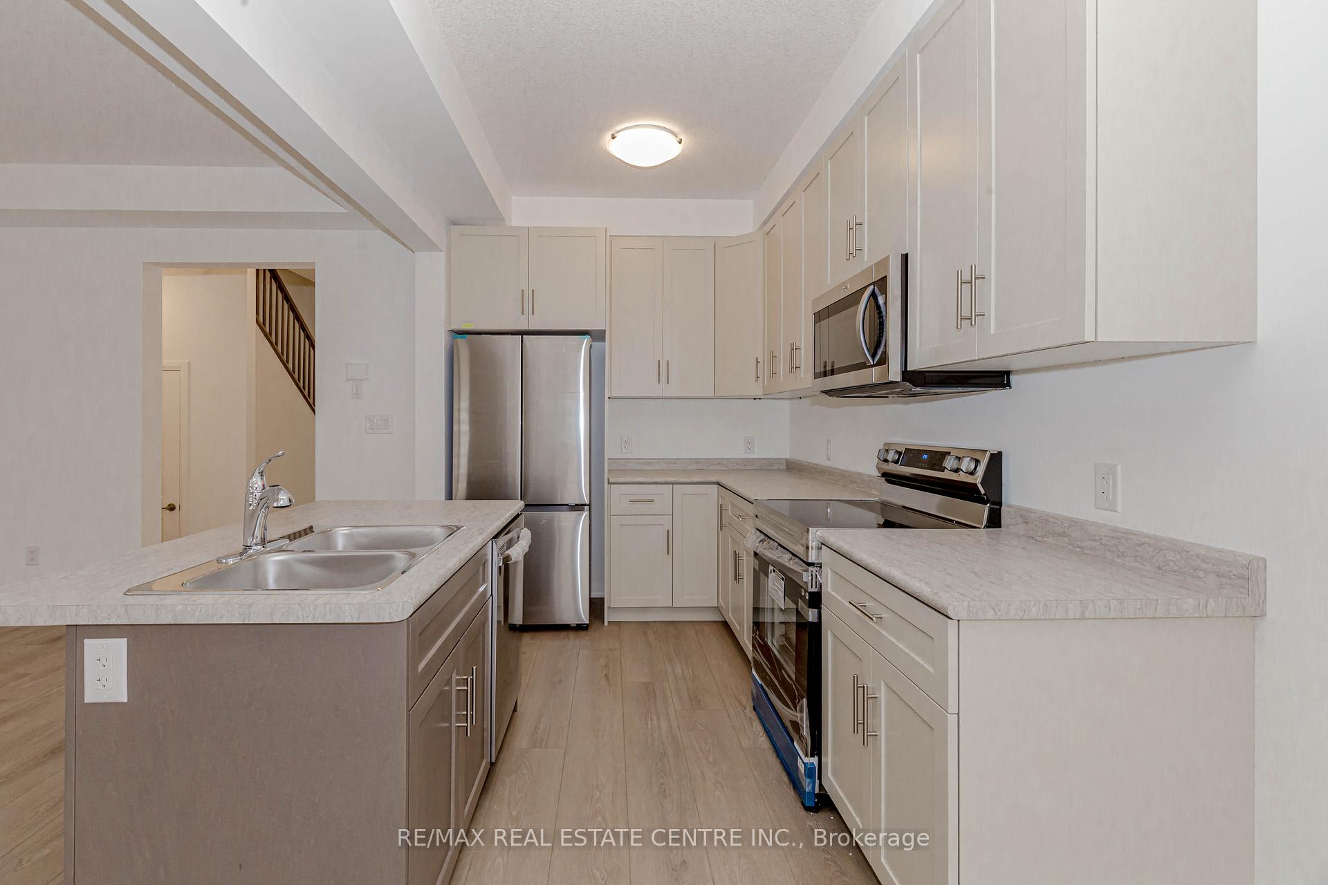 Photo 15 of 176 Bur oak Drive, Thorold, Confederation Heights — HOMEH