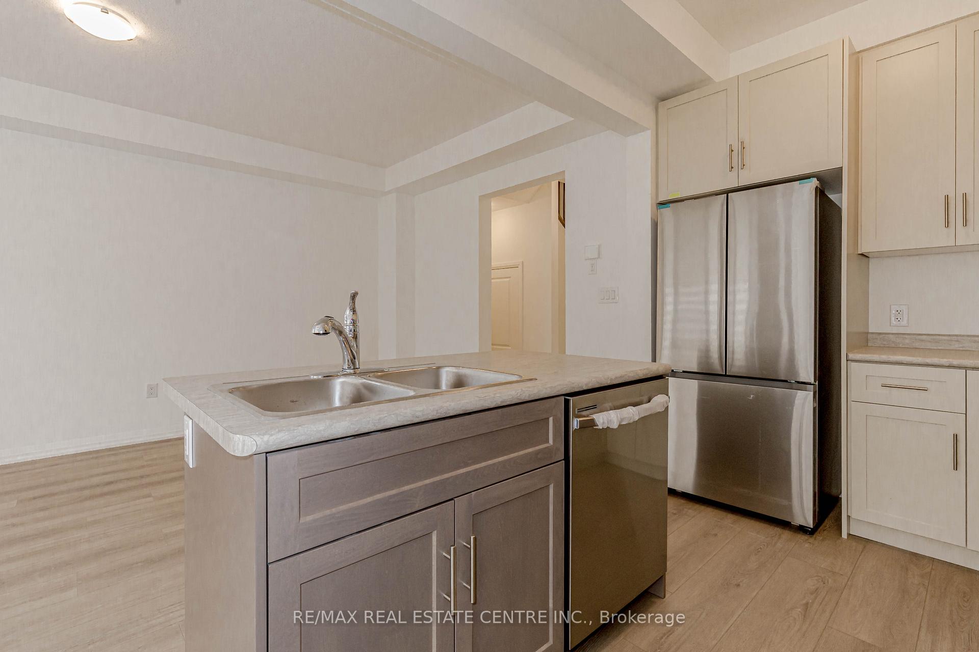 Photo 17 of 176 Bur oak Drive, Thorold, Confederation Heights — HOMEH
