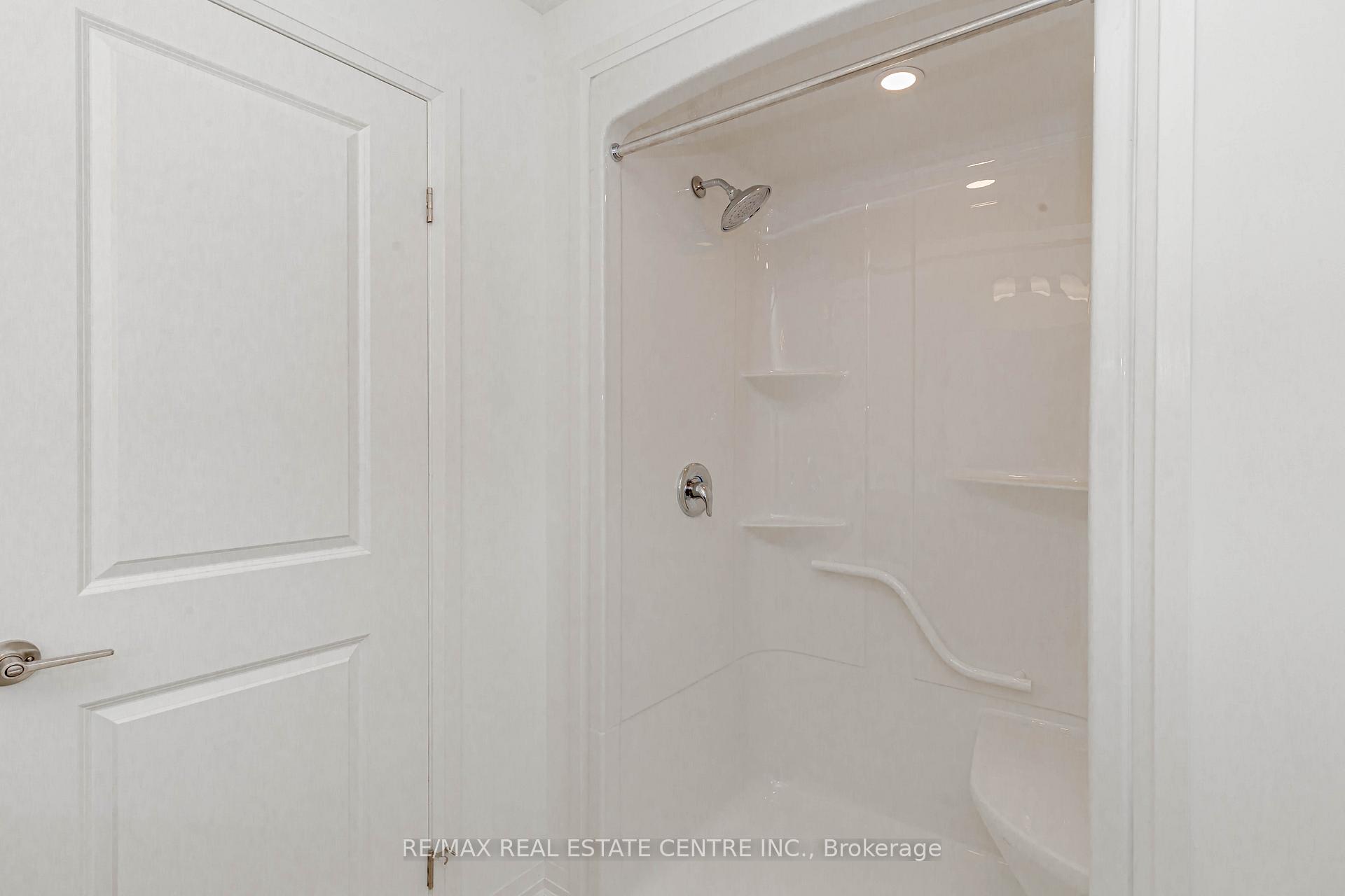 Photo 25 of 176 Bur oak Drive, Thorold, Confederation Heights — HOMEH