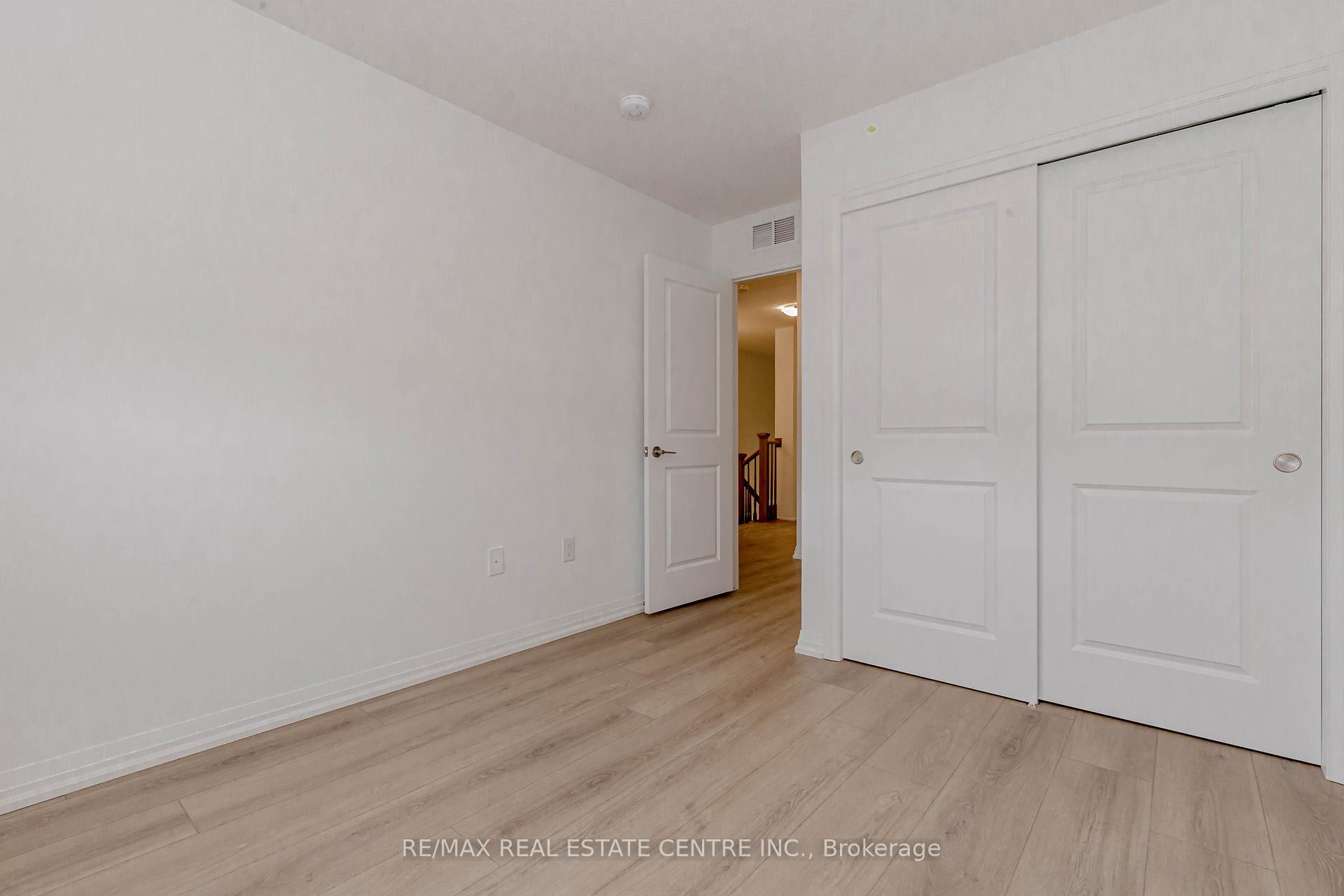 Photo 35 of 176 Bur oak Drive, Thorold, Confederation Heights — HOMEH