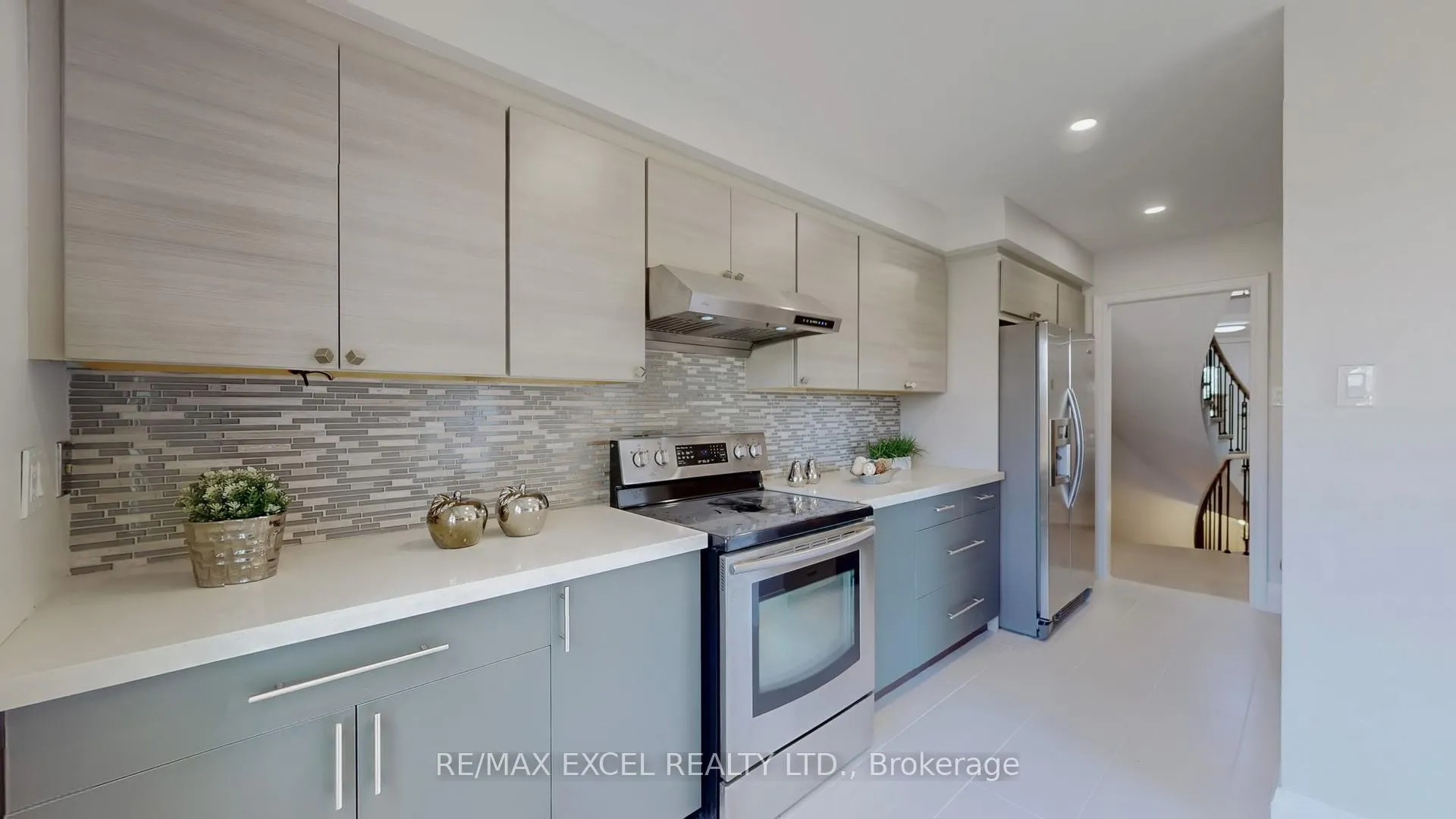 Photo 9 of 80 Eagleview Crescent, Scarborough, Steeles — HOMEH