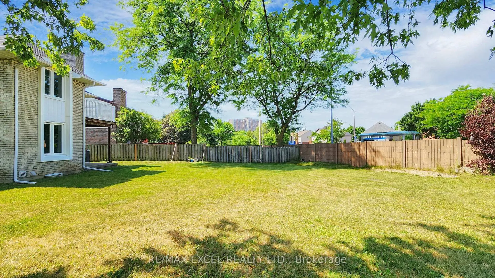 Photo 37 of 80 Eagleview Crescent, Scarborough, Steeles — HOMEH