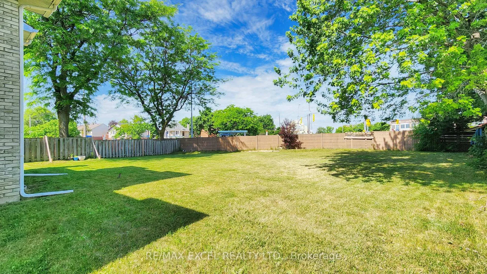 Photo 38 of 80 Eagleview Crescent, Scarborough, Steeles — HOMEH