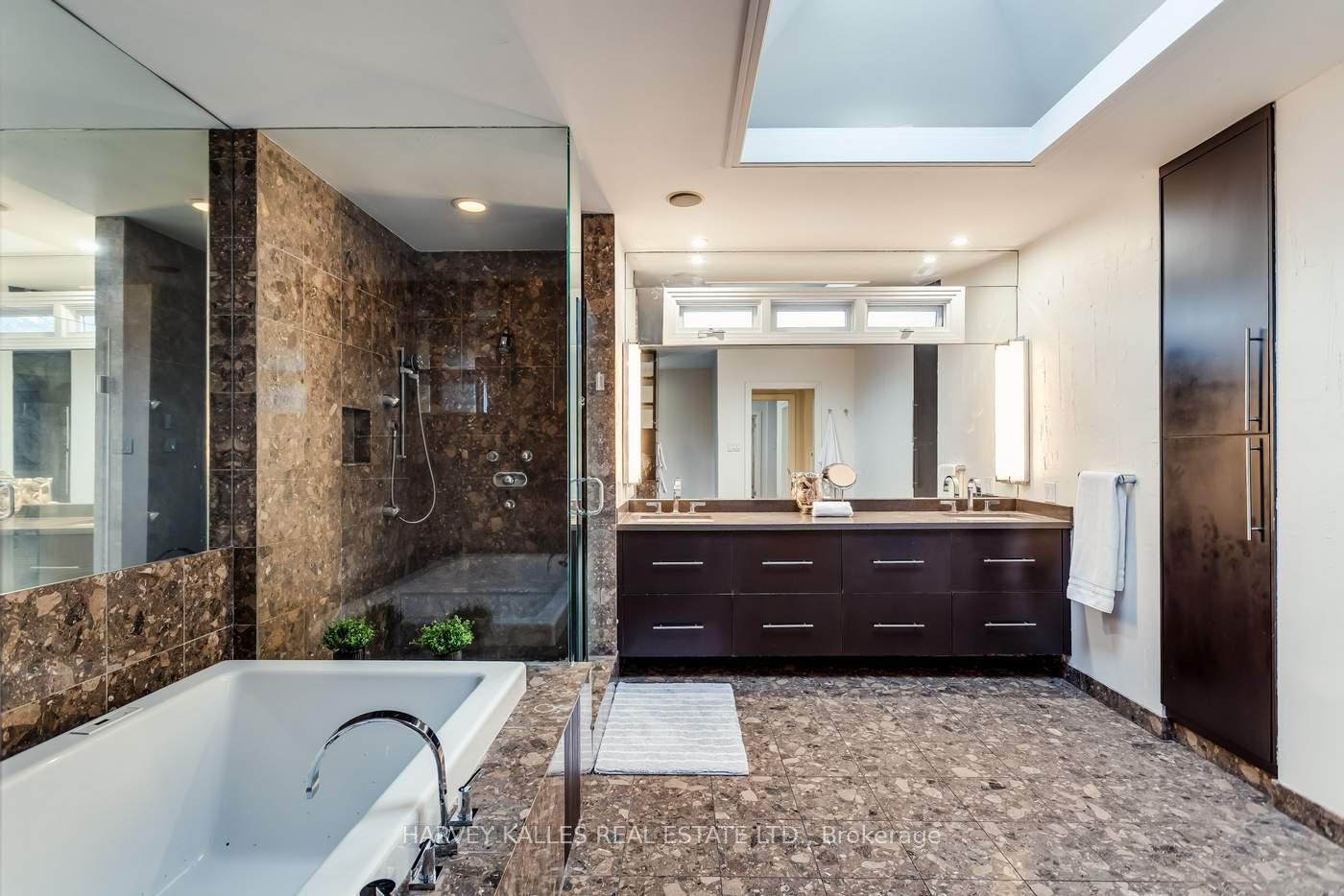 Photo 35 of 330 Brooke Avenue, Toronto, Bedford Park-Nortown — HOMEH