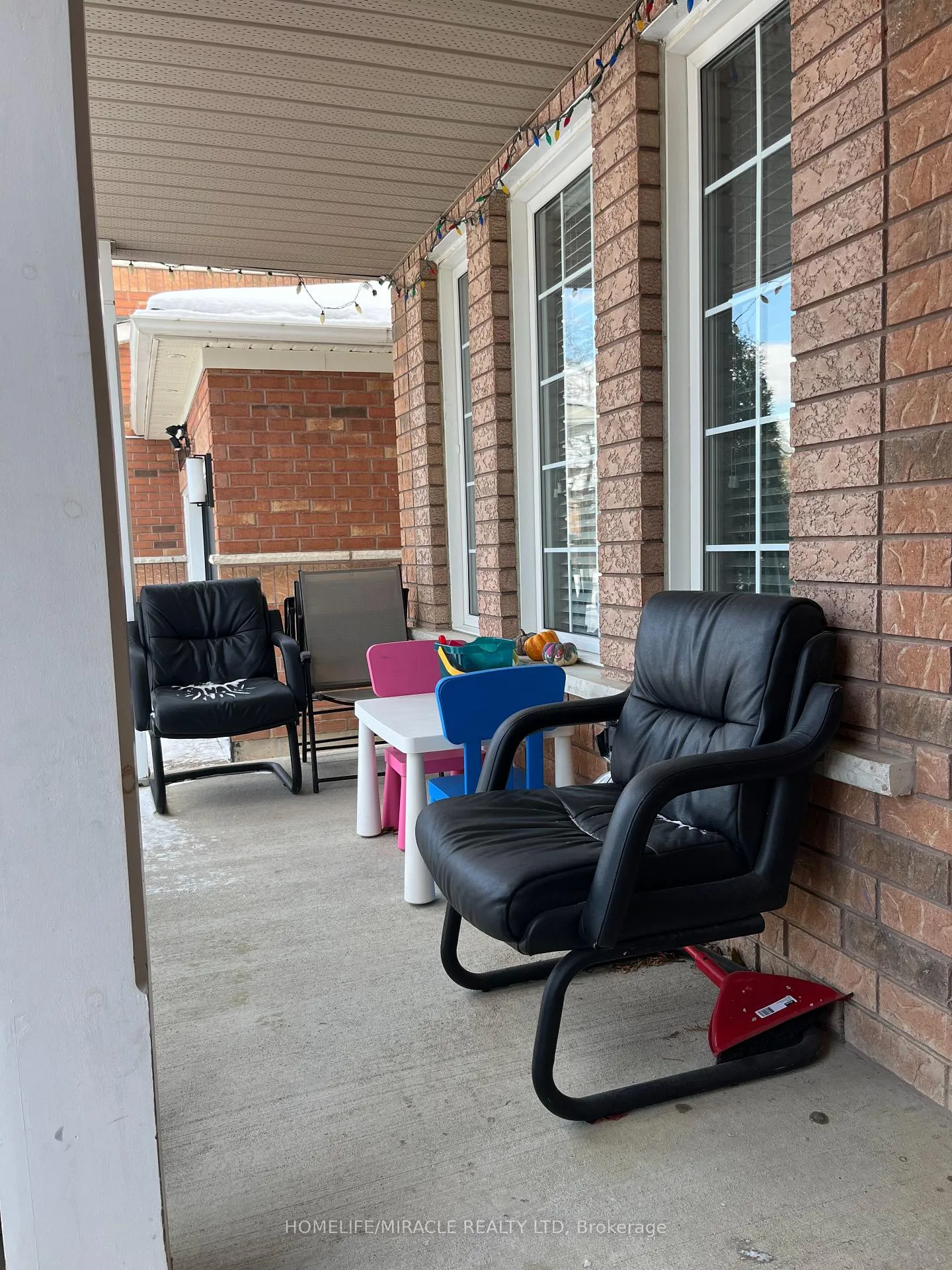 Photo 4 of 134 Williamson Drive, Brampton, Fletcher's Meadow — HOMEH