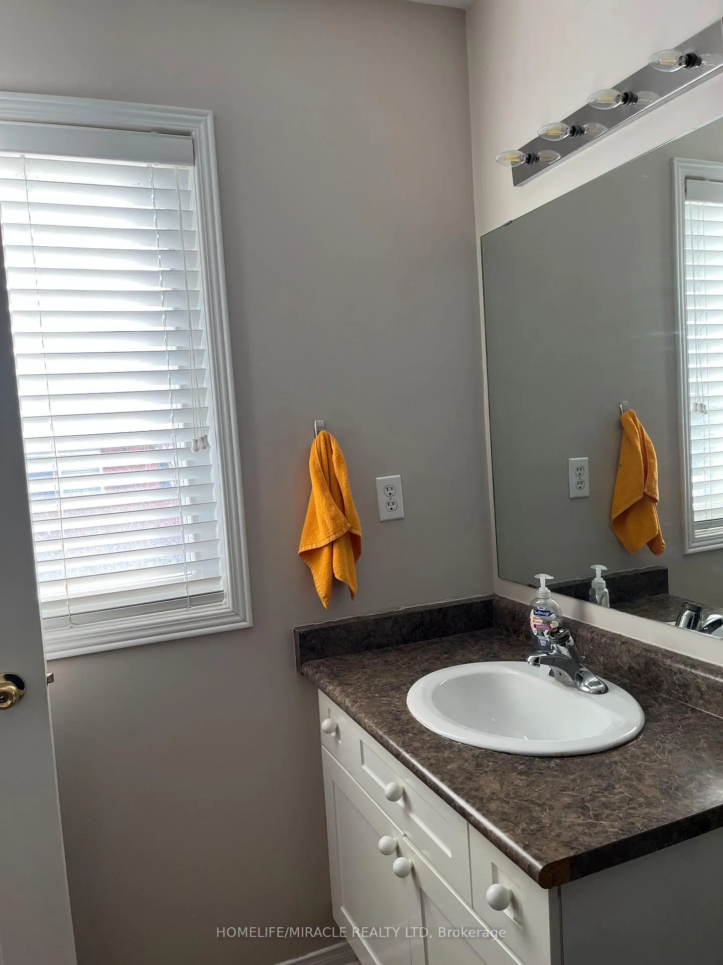 Photo 17 of 134 Williamson Drive, Brampton, Fletcher's Meadow — HOMEH