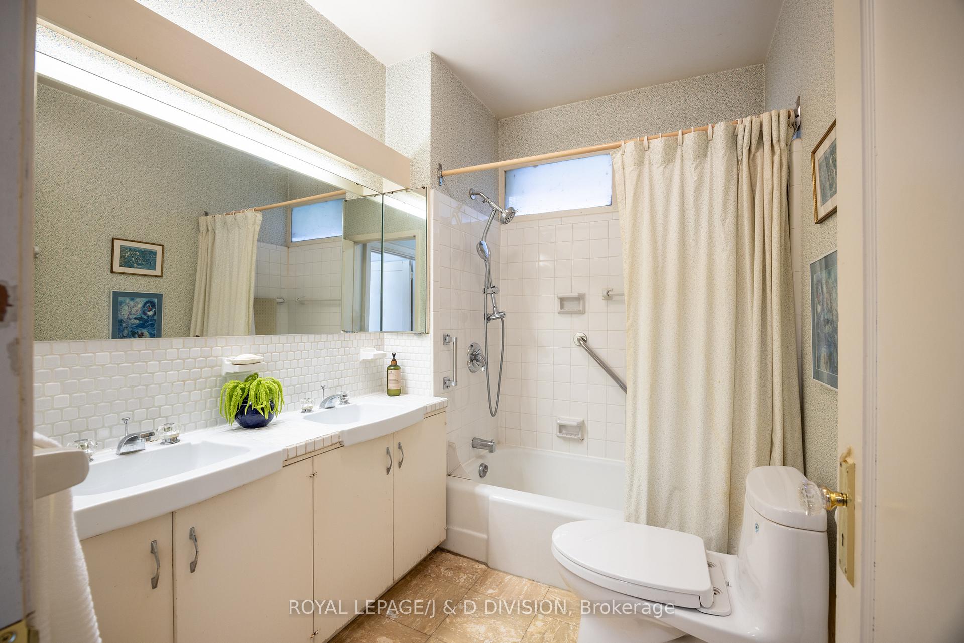 Photo 22 of 50 Eastbourne Avenue, Toronto, Yonge-Eglinton — HOMEH