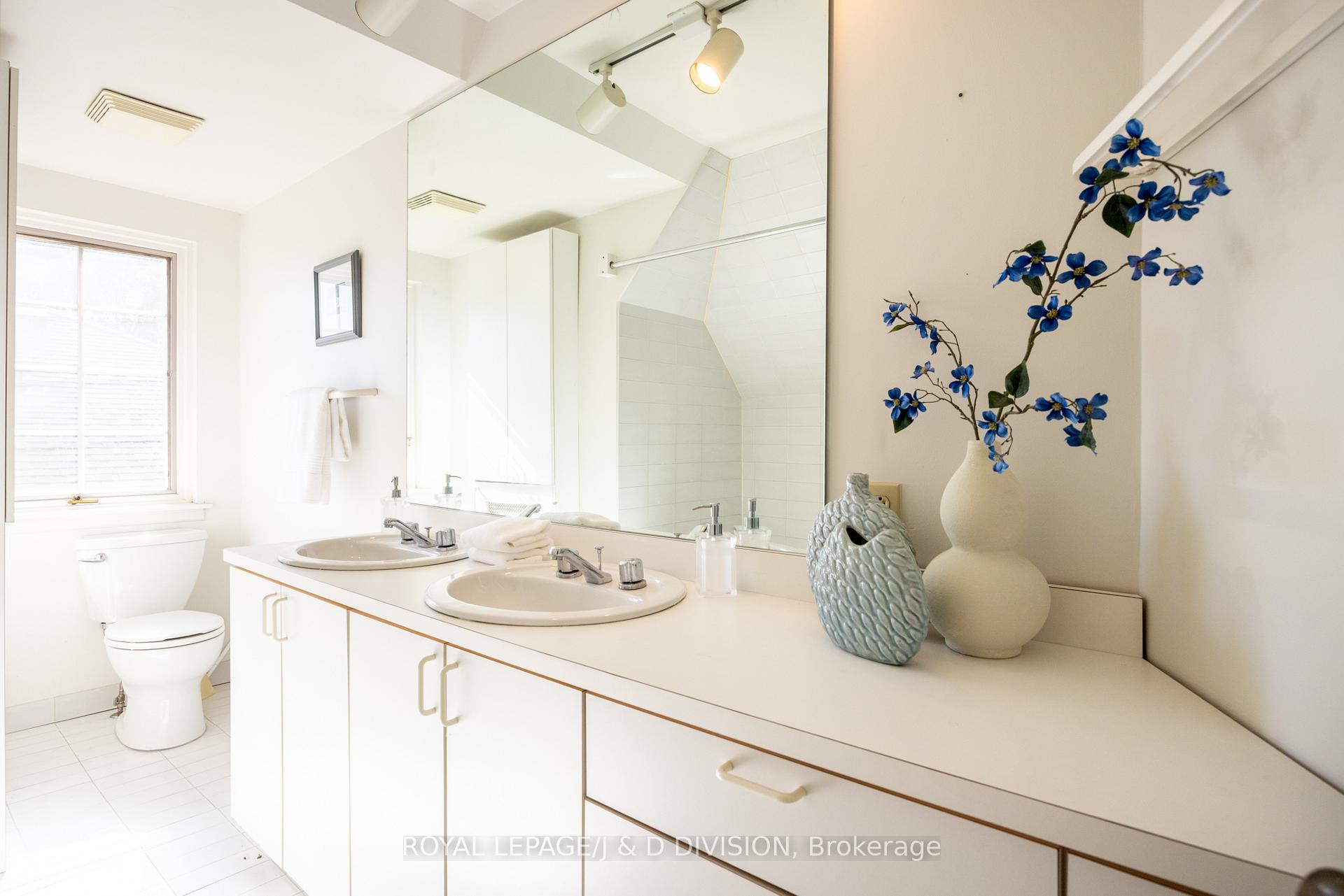Photo 26 of 50 Eastbourne Avenue, Toronto, Yonge-Eglinton — HOMEH