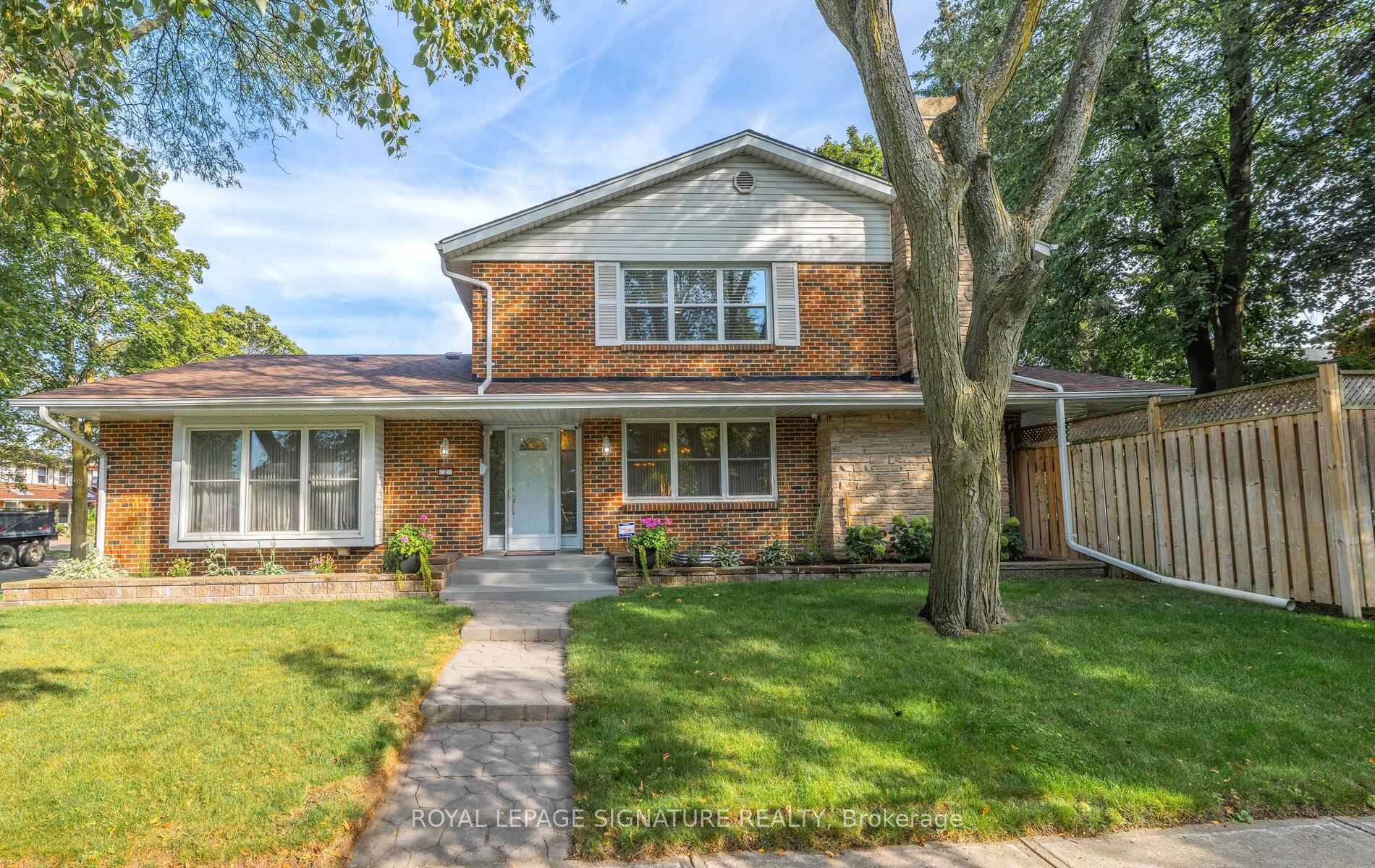 Front of 2 Gablehurst Crescent