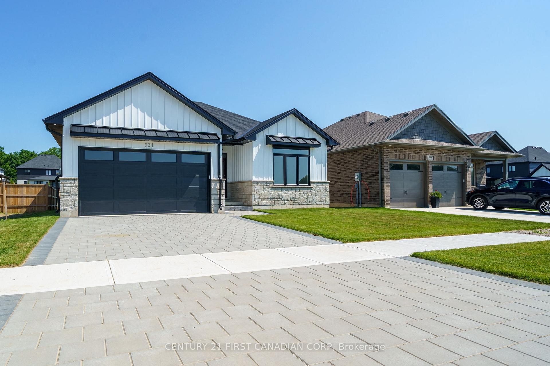 Photo 2 of 331 Thorn Drive, Strathroy-Caradoc, NE — HOMEH