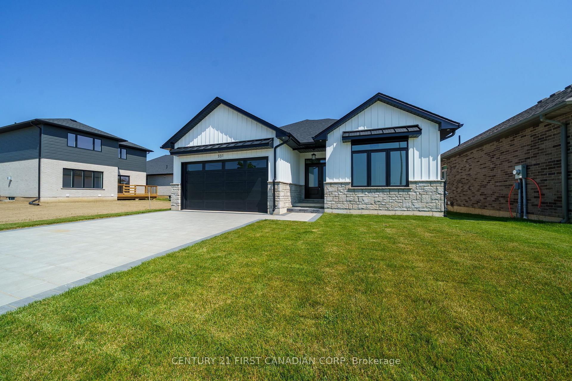 Photo 3 of 331 Thorn Drive, Strathroy-Caradoc, NE — HOMEH