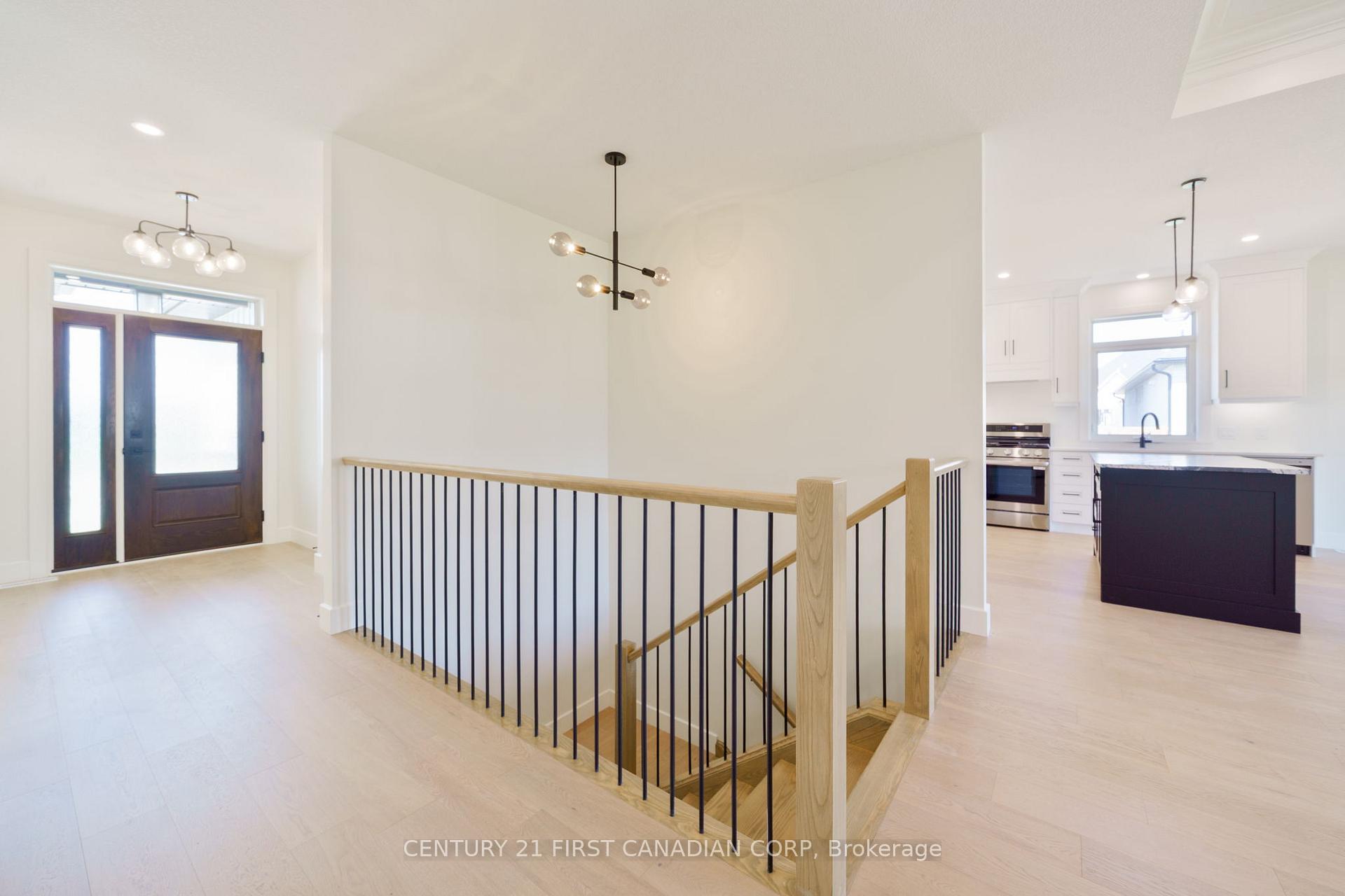 Photo 10 of 331 Thorn Drive, Strathroy-Caradoc, NE — HOMEH