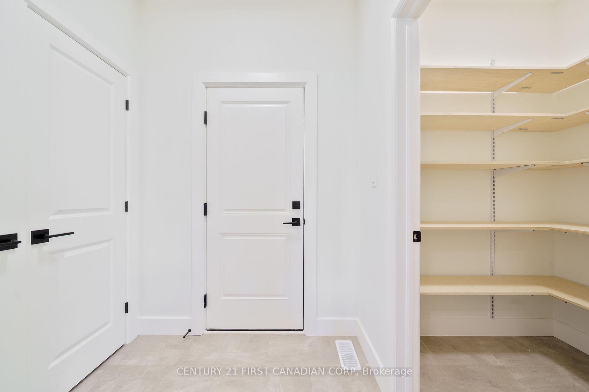 Photo 17 of 331 Thorn Drive, Strathroy-Caradoc, NE — HOMEH