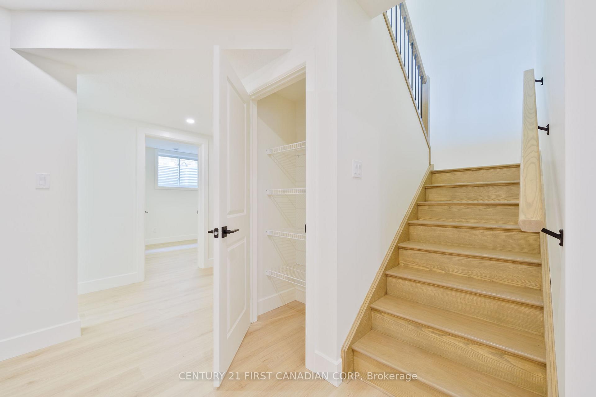 Photo 23 of 331 Thorn Drive, Strathroy-Caradoc, NE — HOMEH