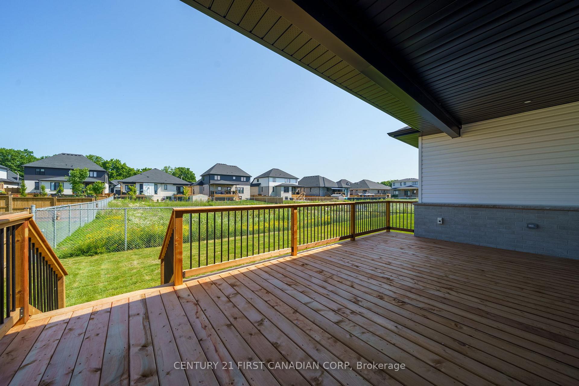 Photo 31 of 331 Thorn Drive, Strathroy-Caradoc, NE — HOMEH