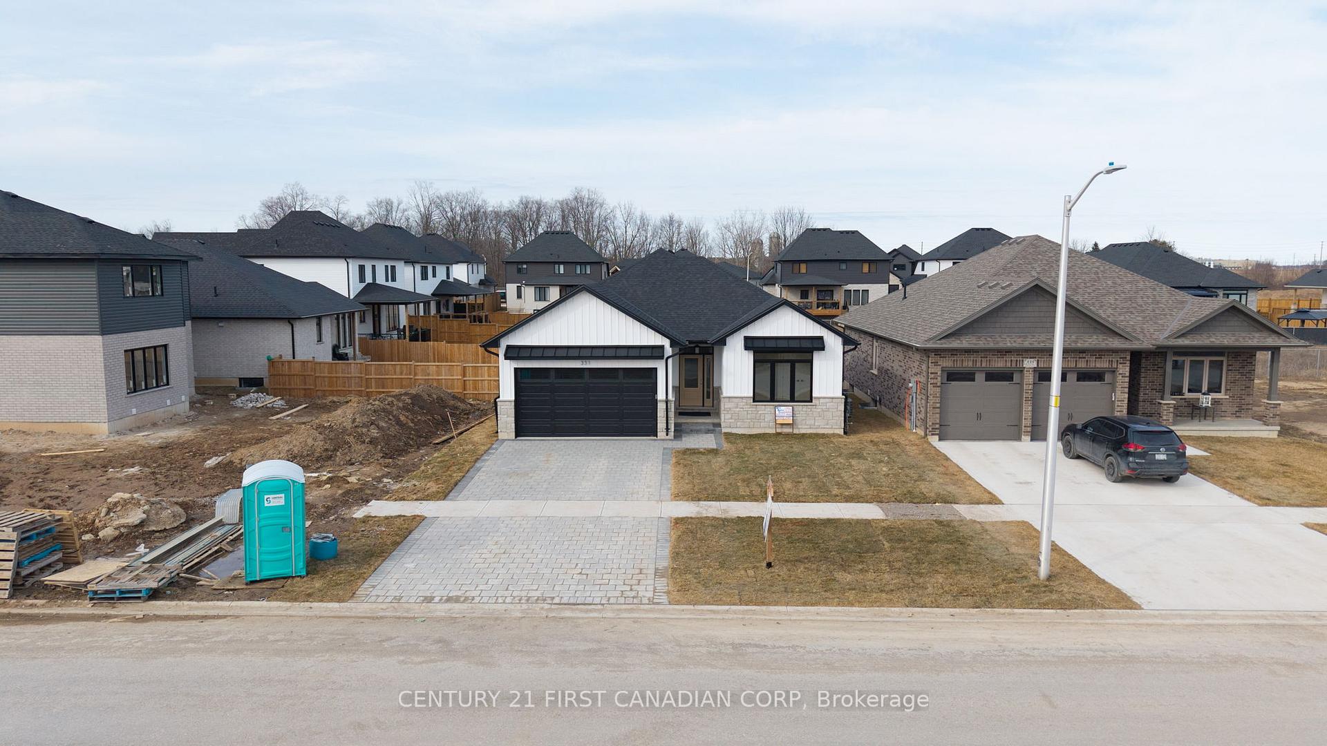 Photo 35 of 331 Thorn Drive, Strathroy-Caradoc, NE — HOMEH
