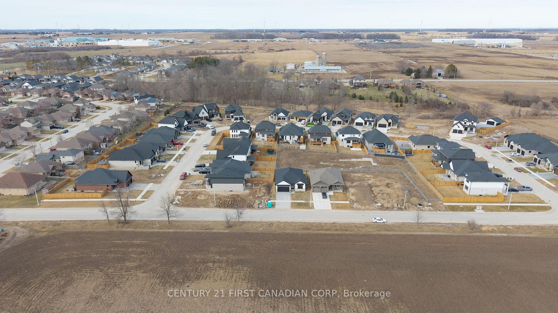 Photo 38 of 331 Thorn Drive, Strathroy-Caradoc, NE — HOMEH