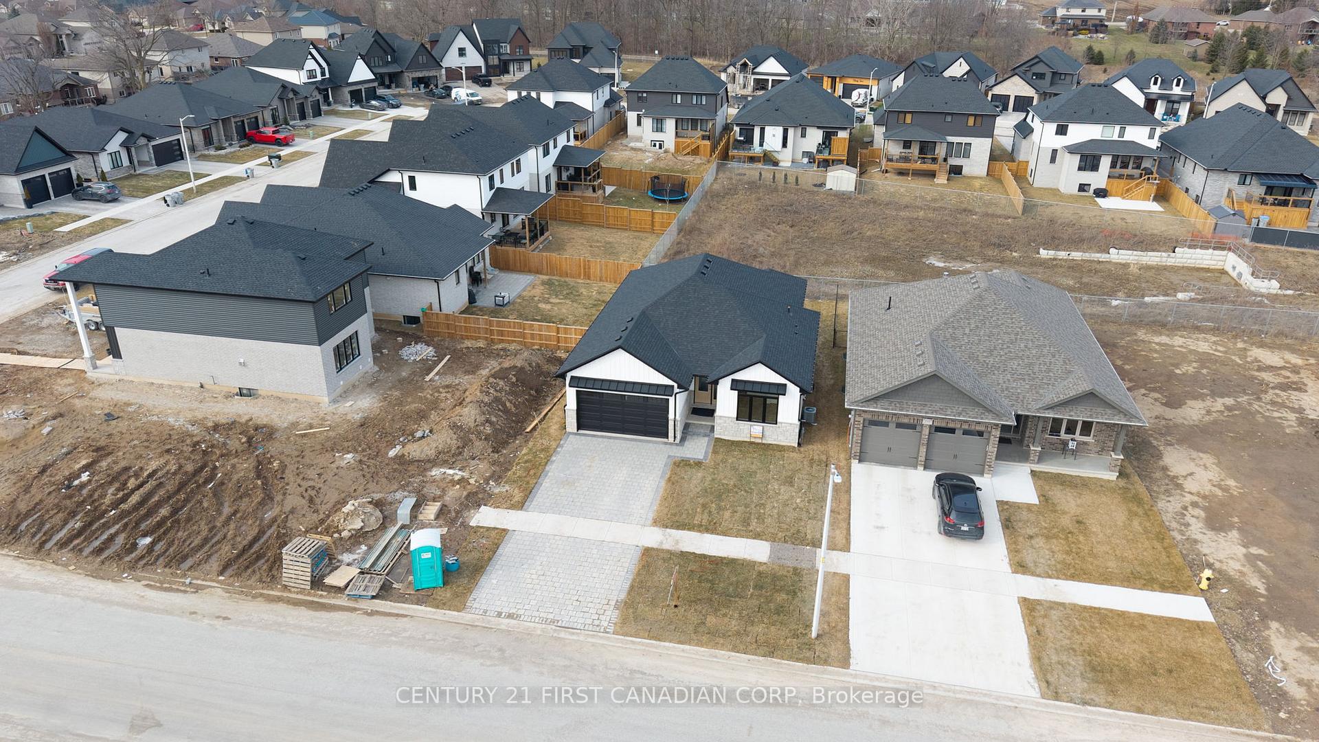 Photo 40 of 331 Thorn Drive, Strathroy-Caradoc, NE — HOMEH
